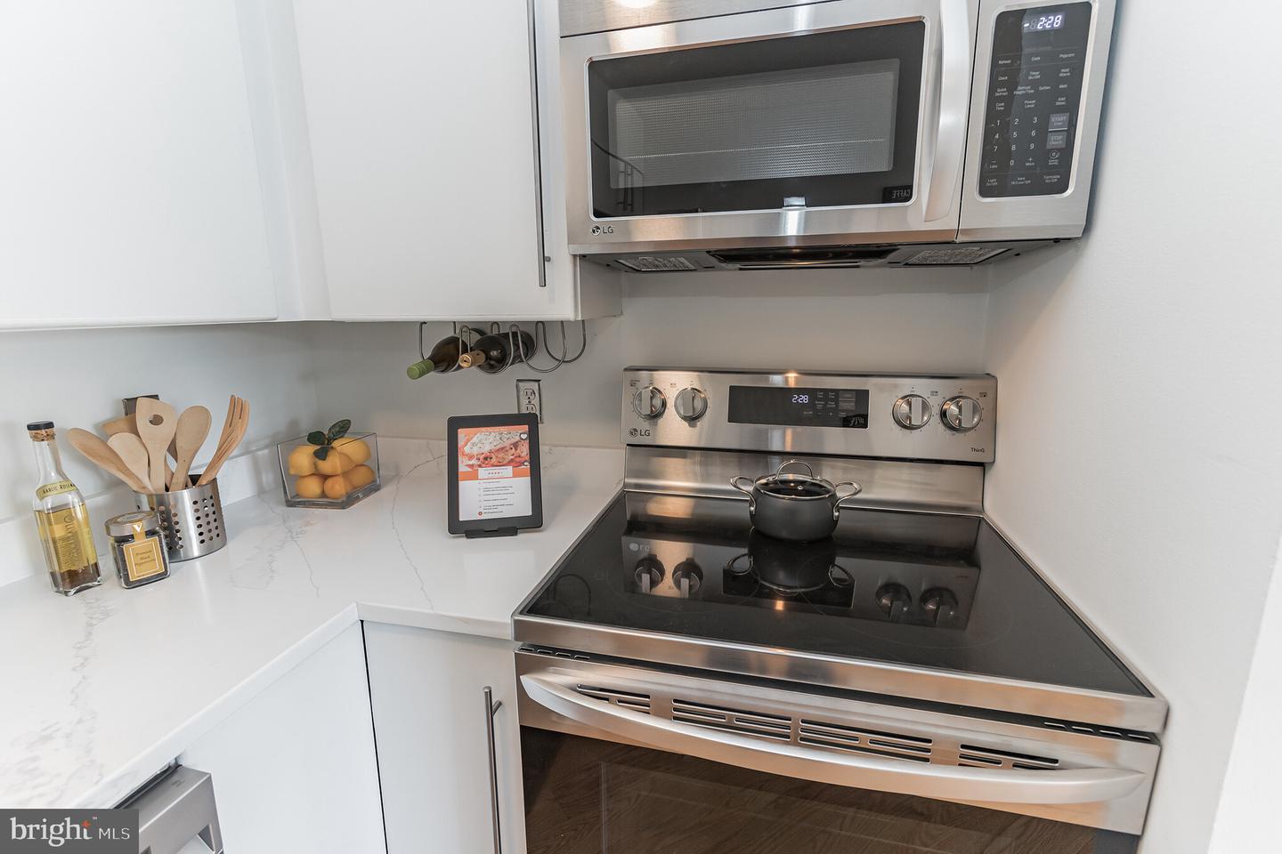 2111 Wisconsin AVENUE NW Unit: 512