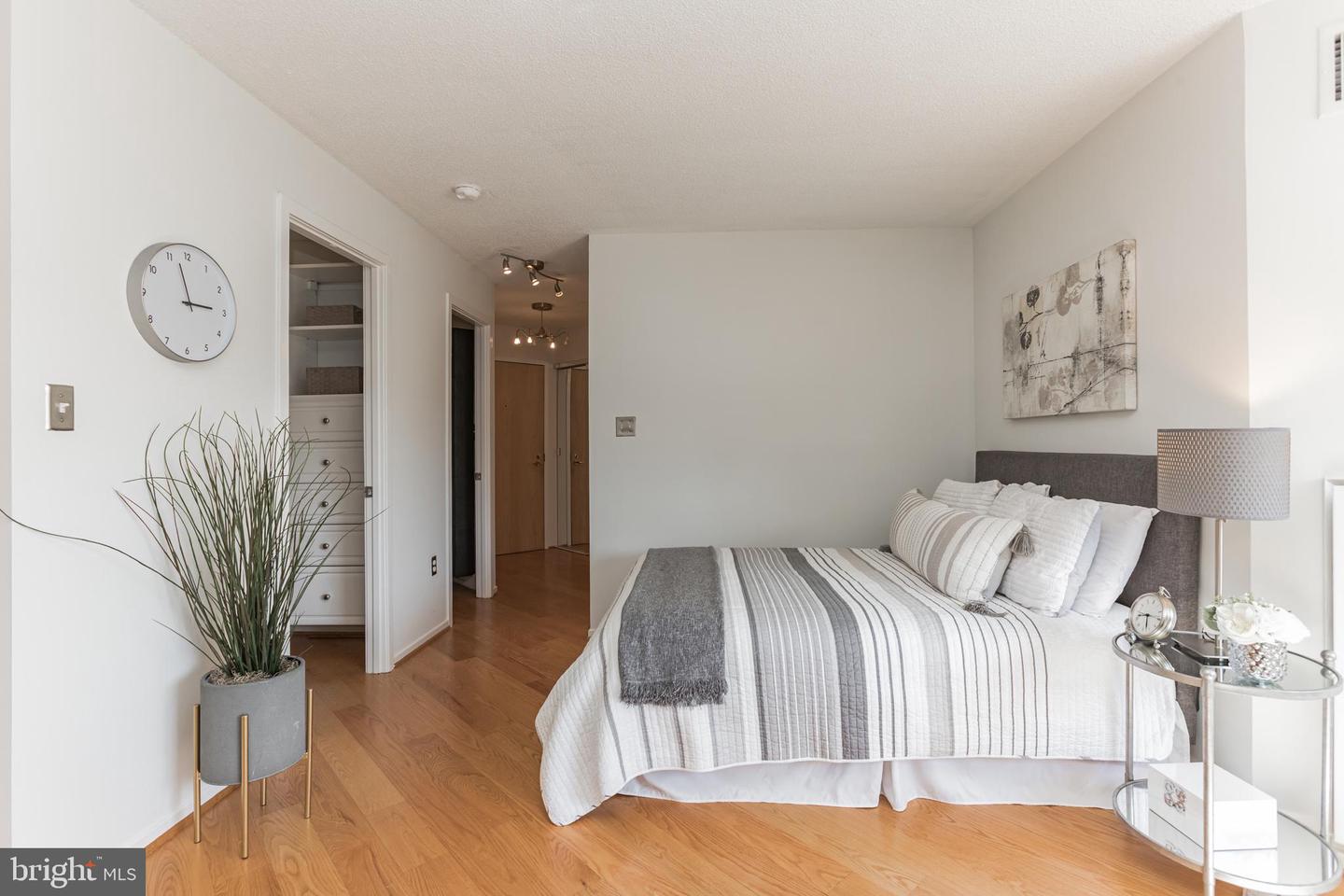 2111 Wisconsin AVENUE NW Unit: 512