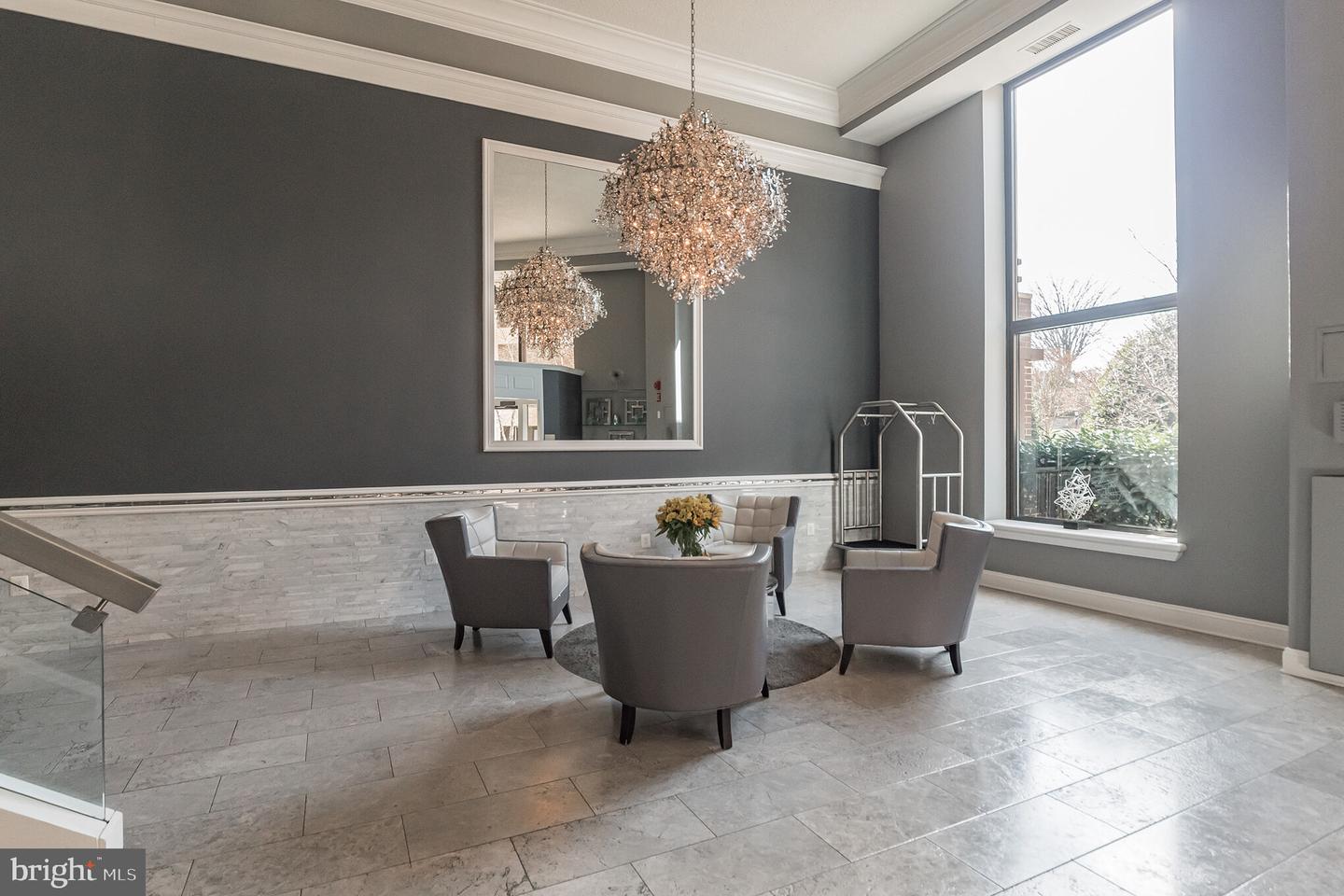 2111 Wisconsin AVENUE NW Unit: 512
