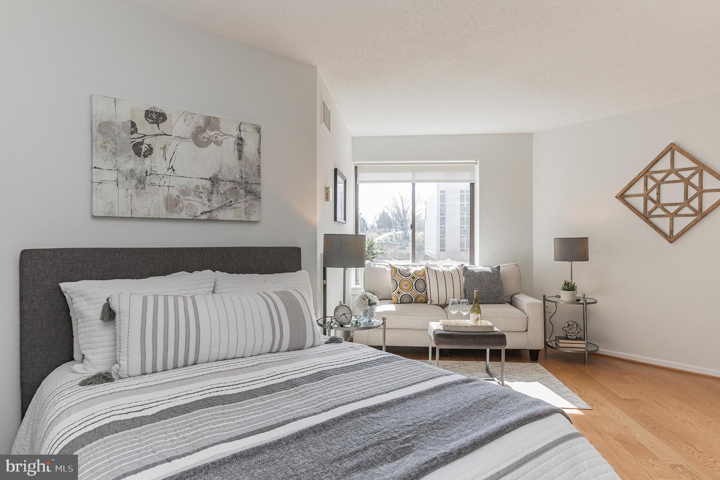 2111 Wisconsin AVENUE NW Unit: 512