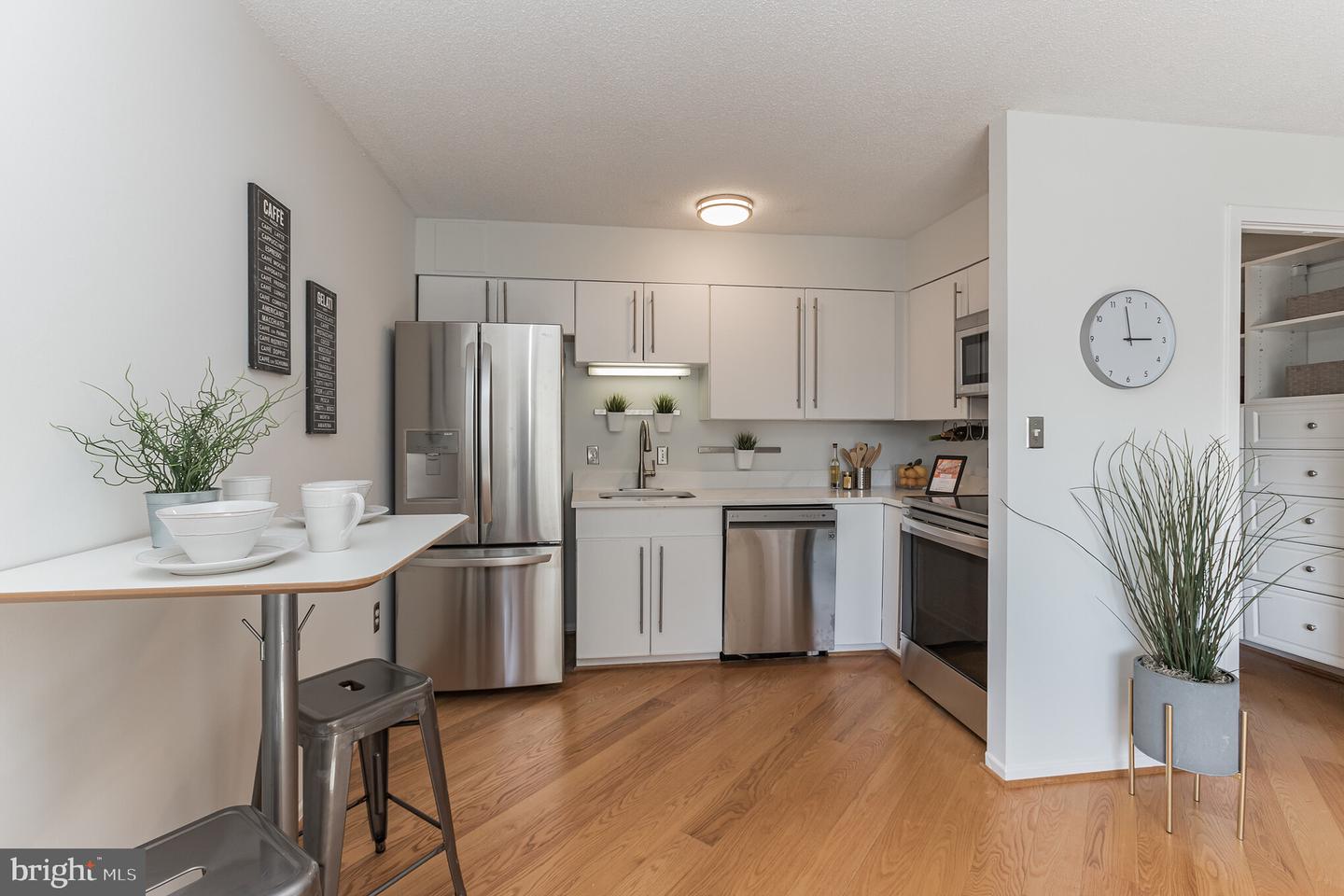 2111 Wisconsin AVENUE NW Unit: 512