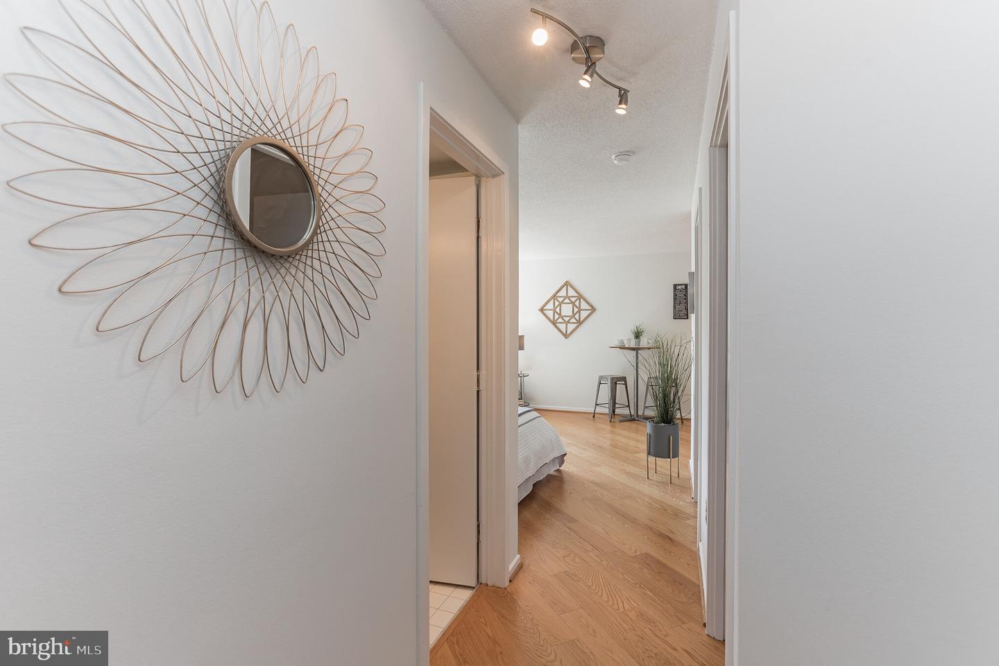 2111 Wisconsin AVENUE NW Unit: 512
