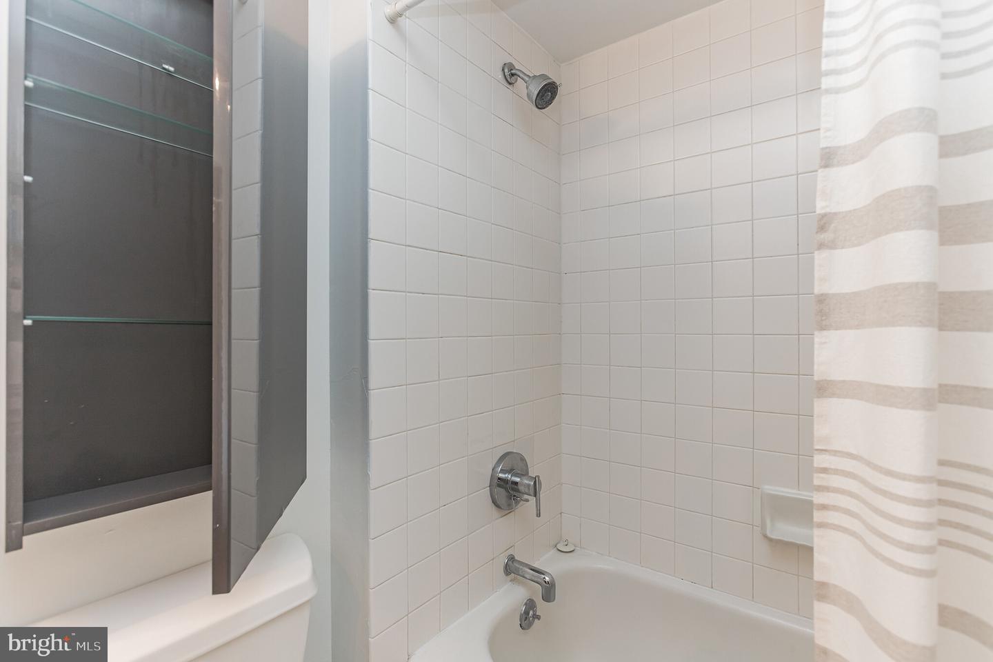 2111 Wisconsin AVENUE NW Unit: 512