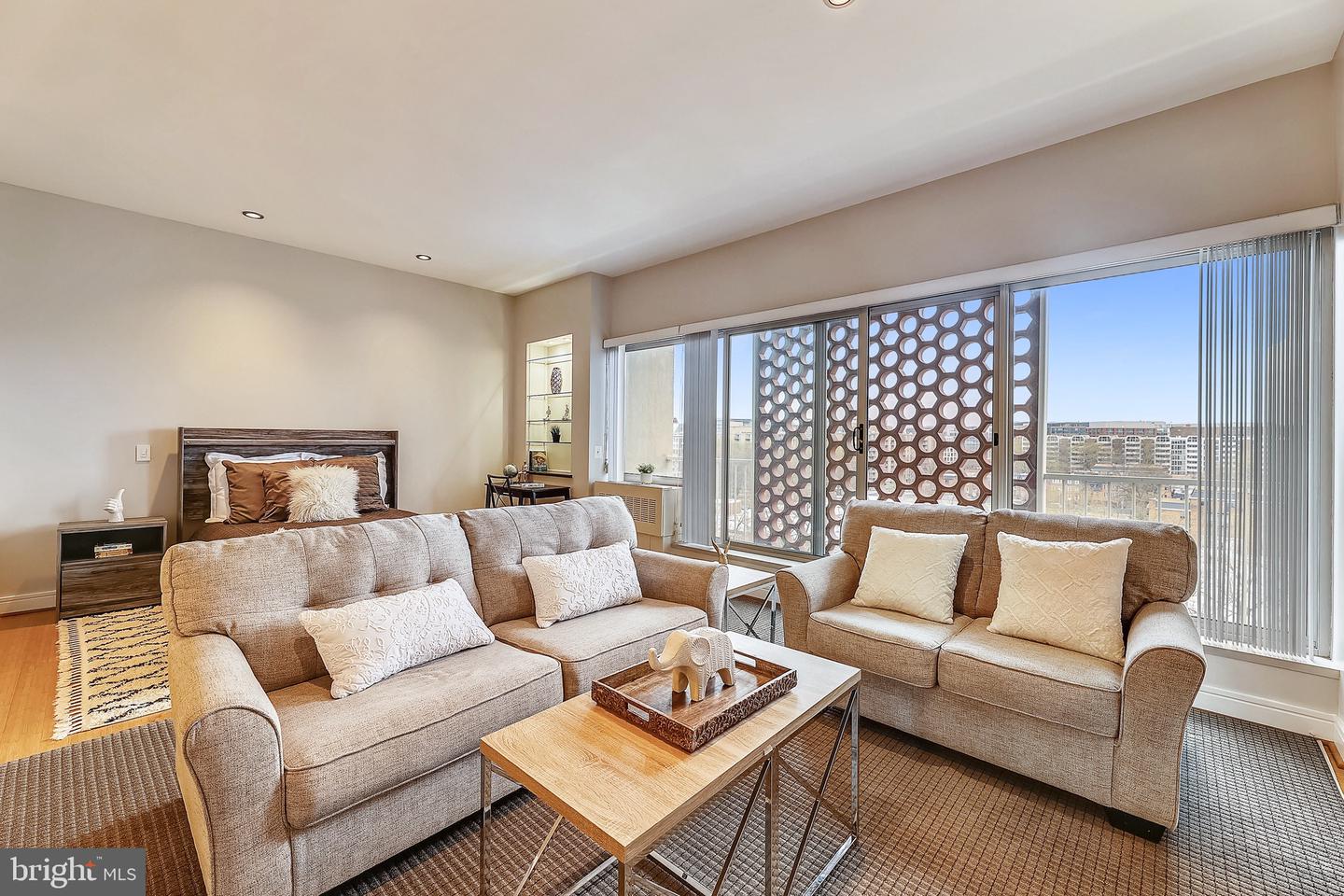 800 4th STREET SW Unit: S805