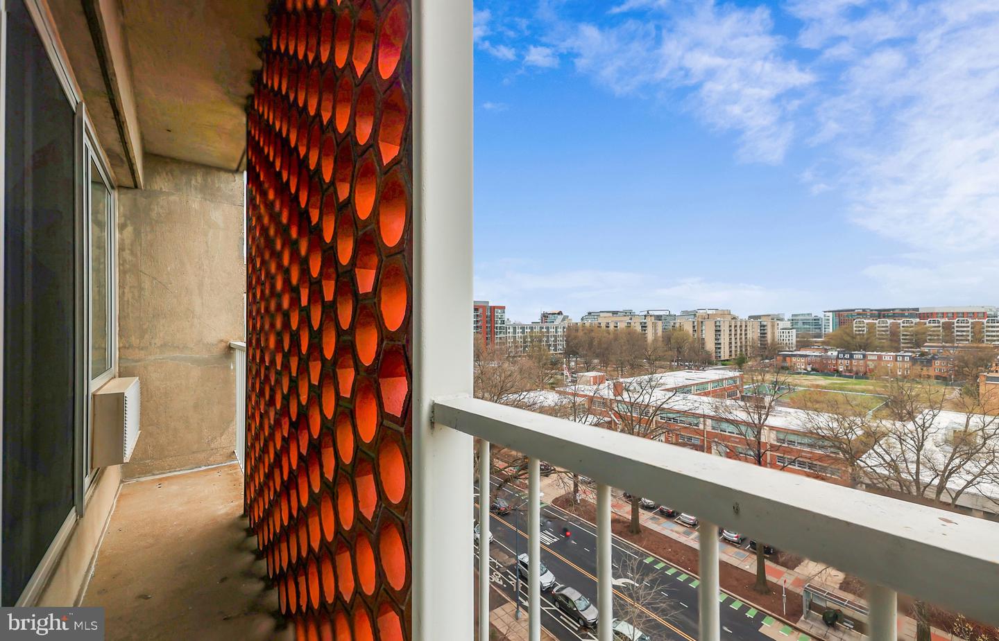 800 4th STREET SW Unit: S805