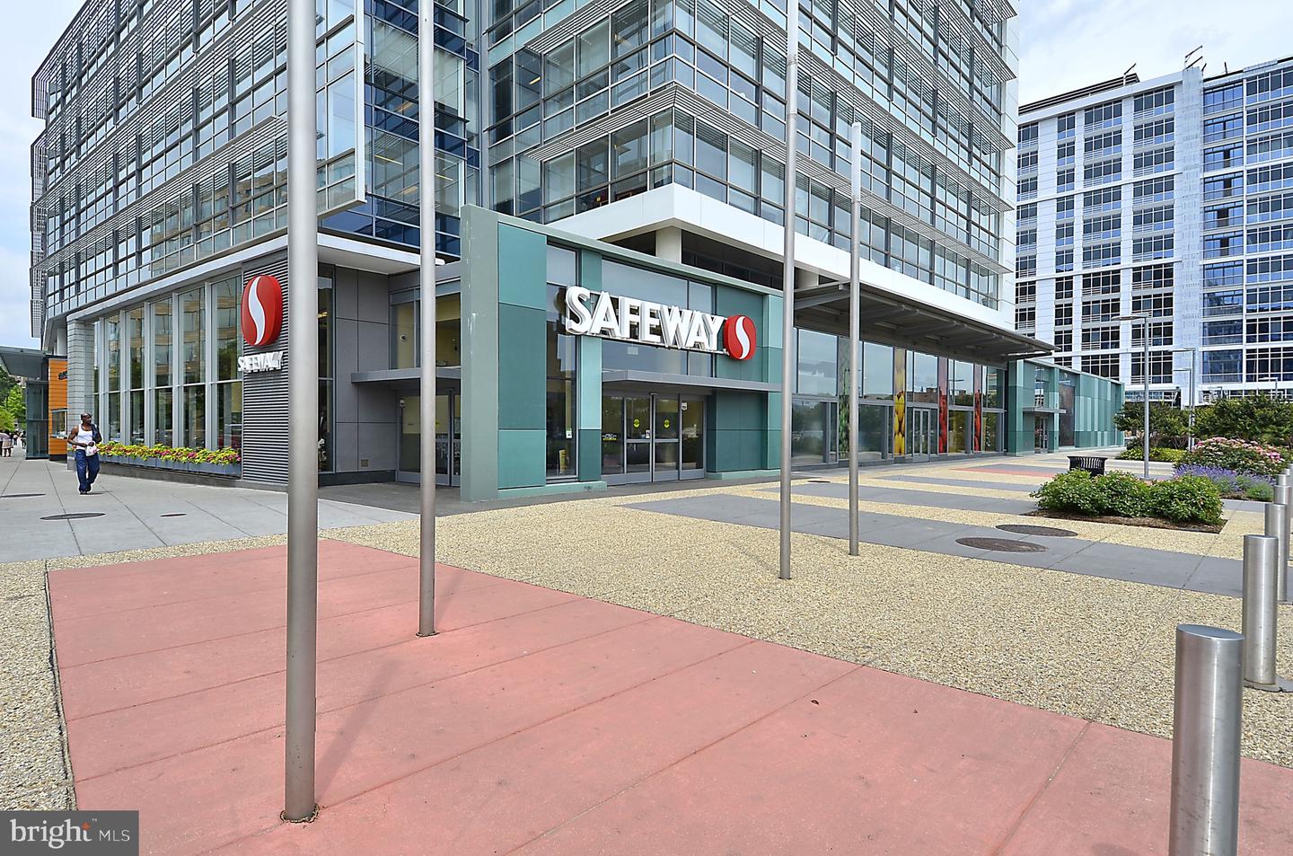 800 4th STREET SW Unit: S805