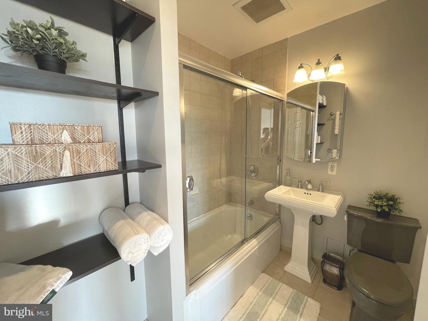 800 4th STREET SW Unit: S805