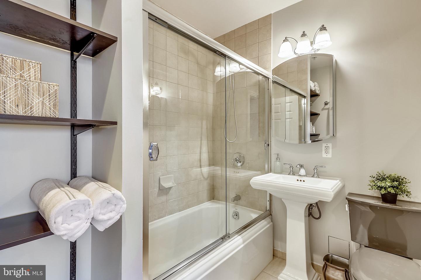 800 4th STREET SW Unit: S805