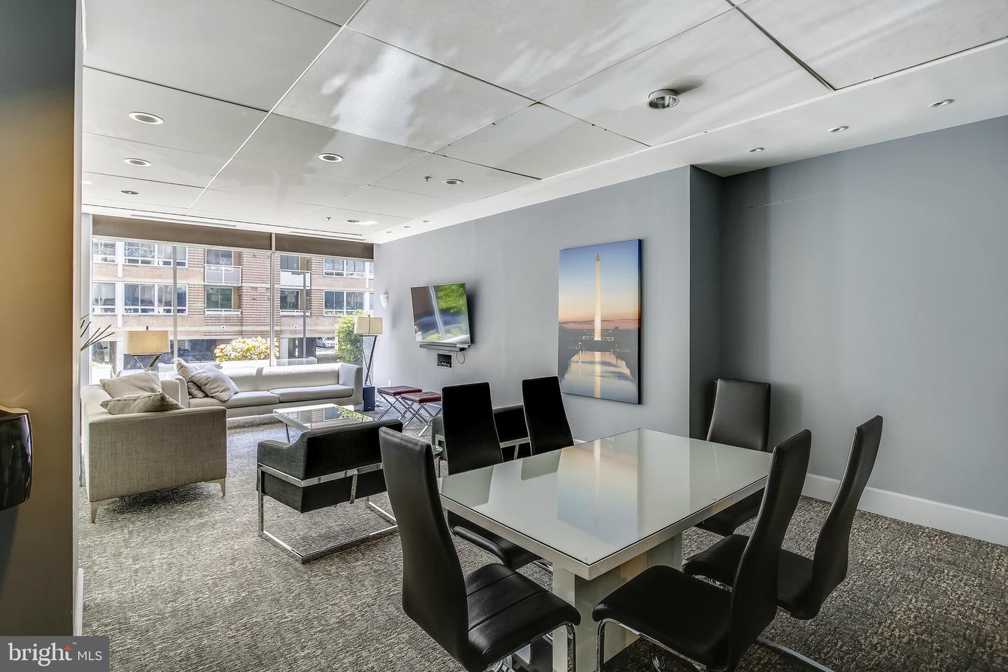 800 4th STREET SW Unit: S805