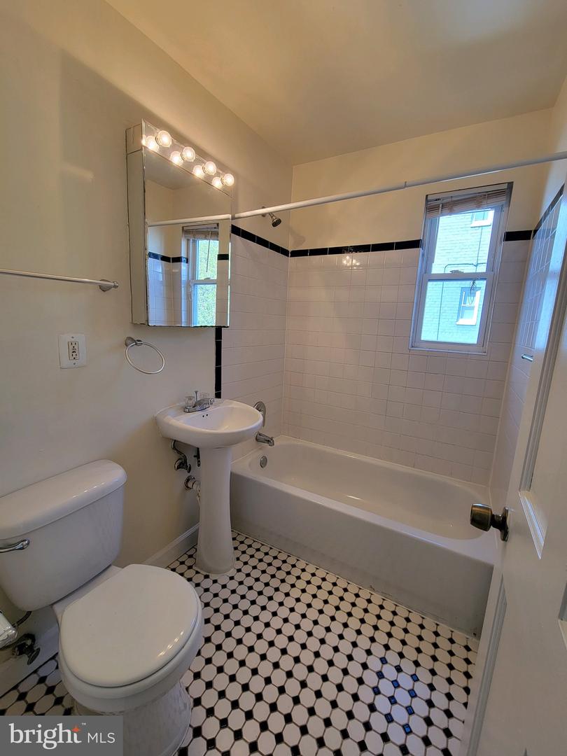 713 Brandywine STREET SE Unit: 201