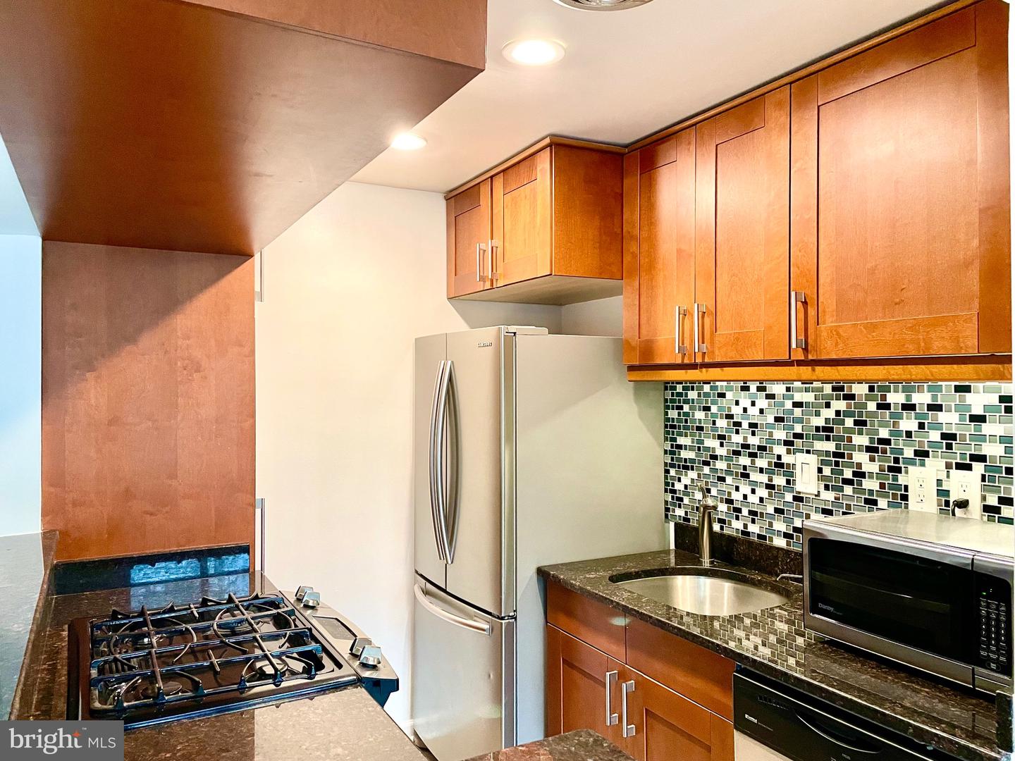 5112 MacArthur BOULEVARD NW Unit: 203