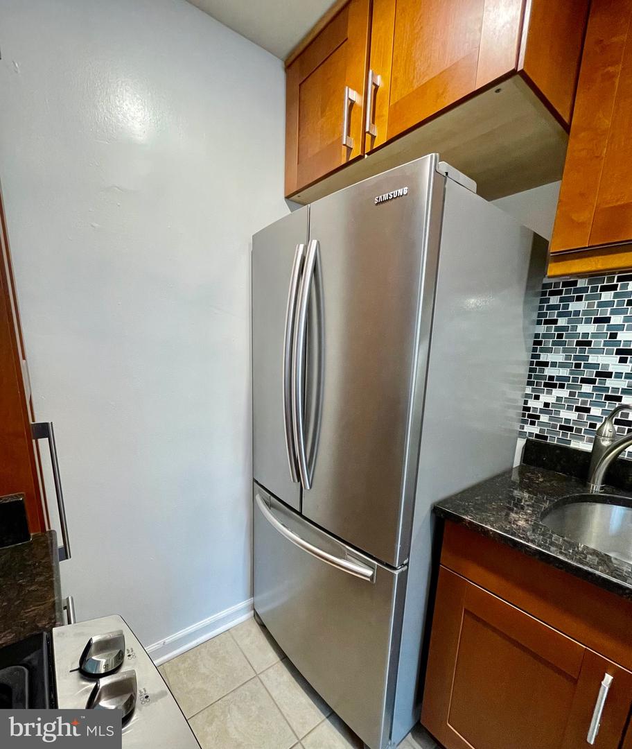 5112 MacArthur BOULEVARD NW Unit: 203