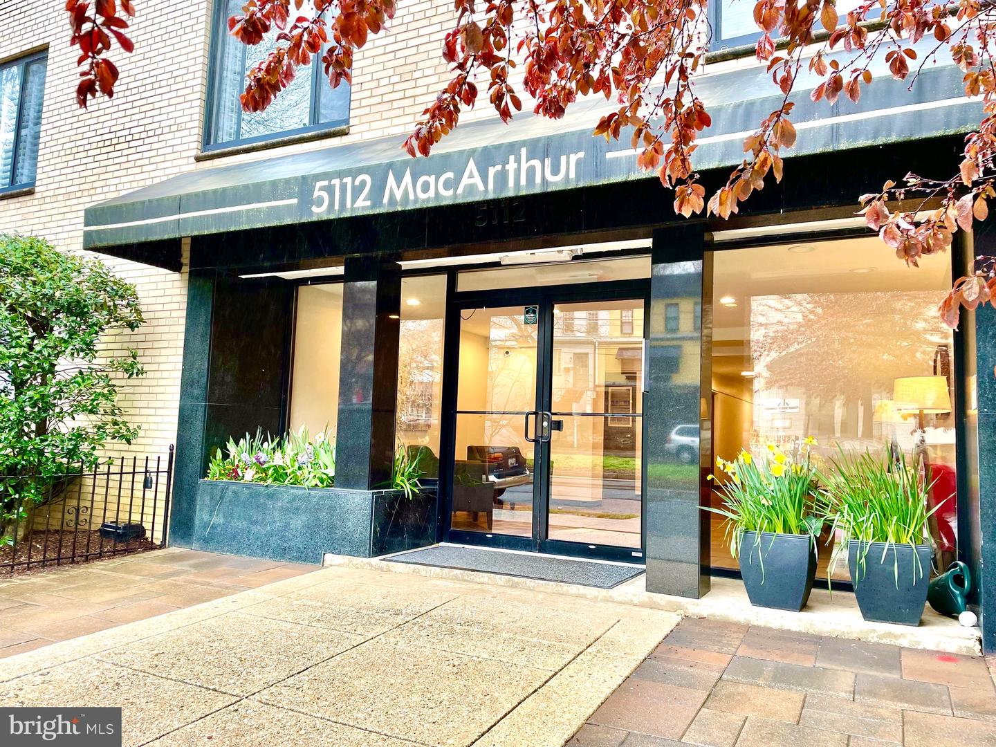 5112 MacArthur BOULEVARD NW Unit: 203