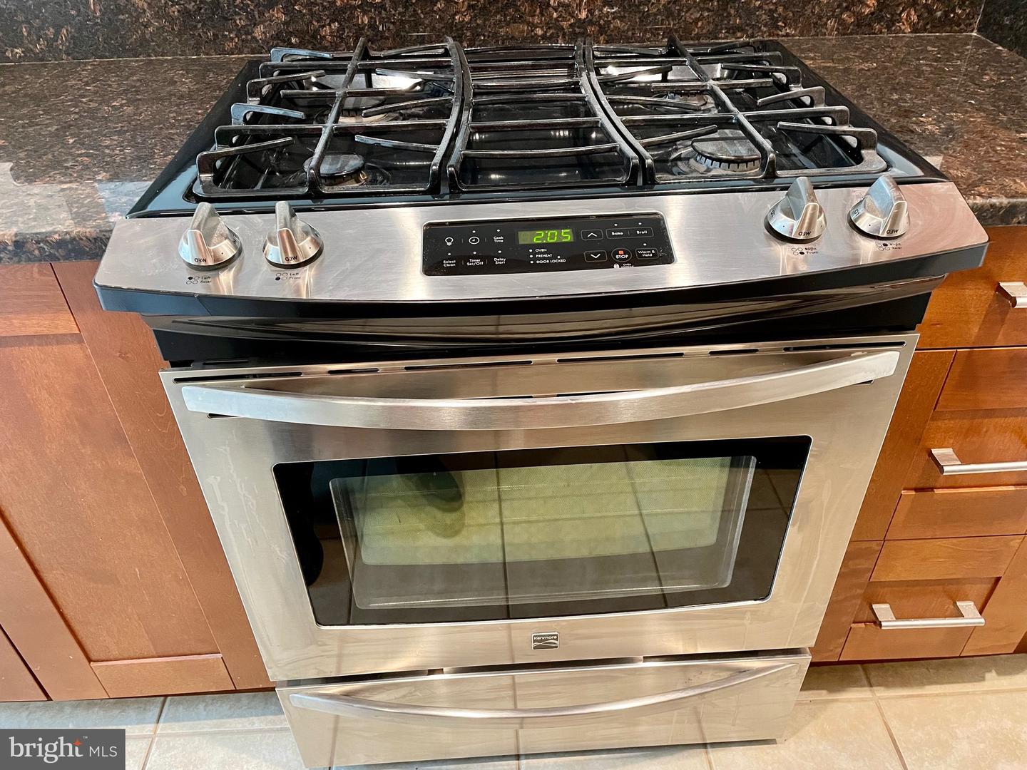 5112 MacArthur BOULEVARD NW Unit: 203