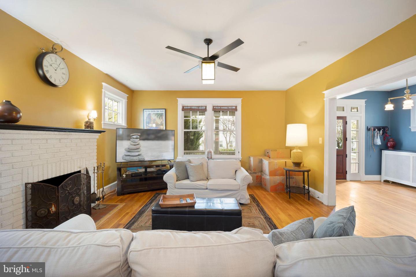 1207 Farragut STREET NW