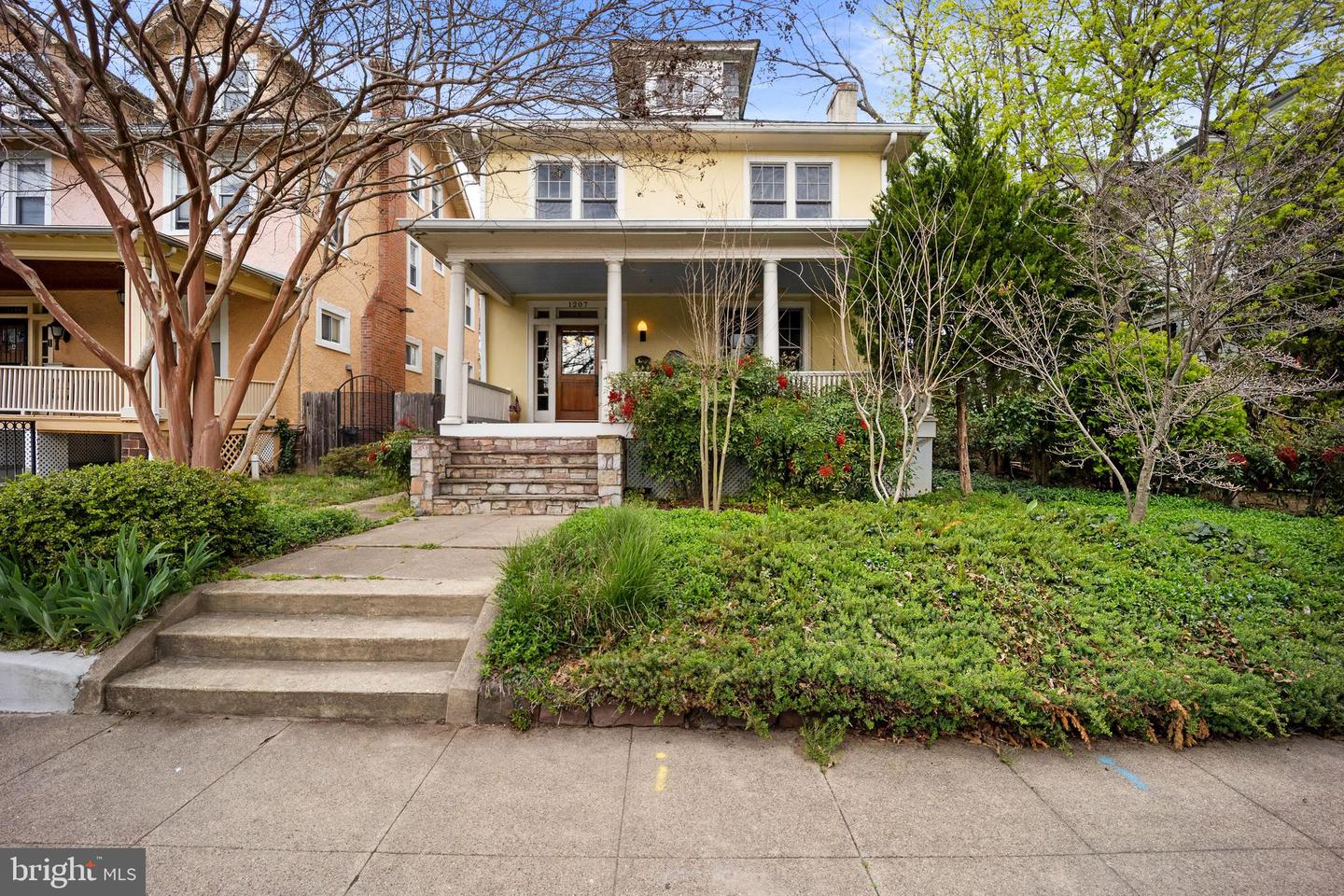 1207 Farragut STREET NW