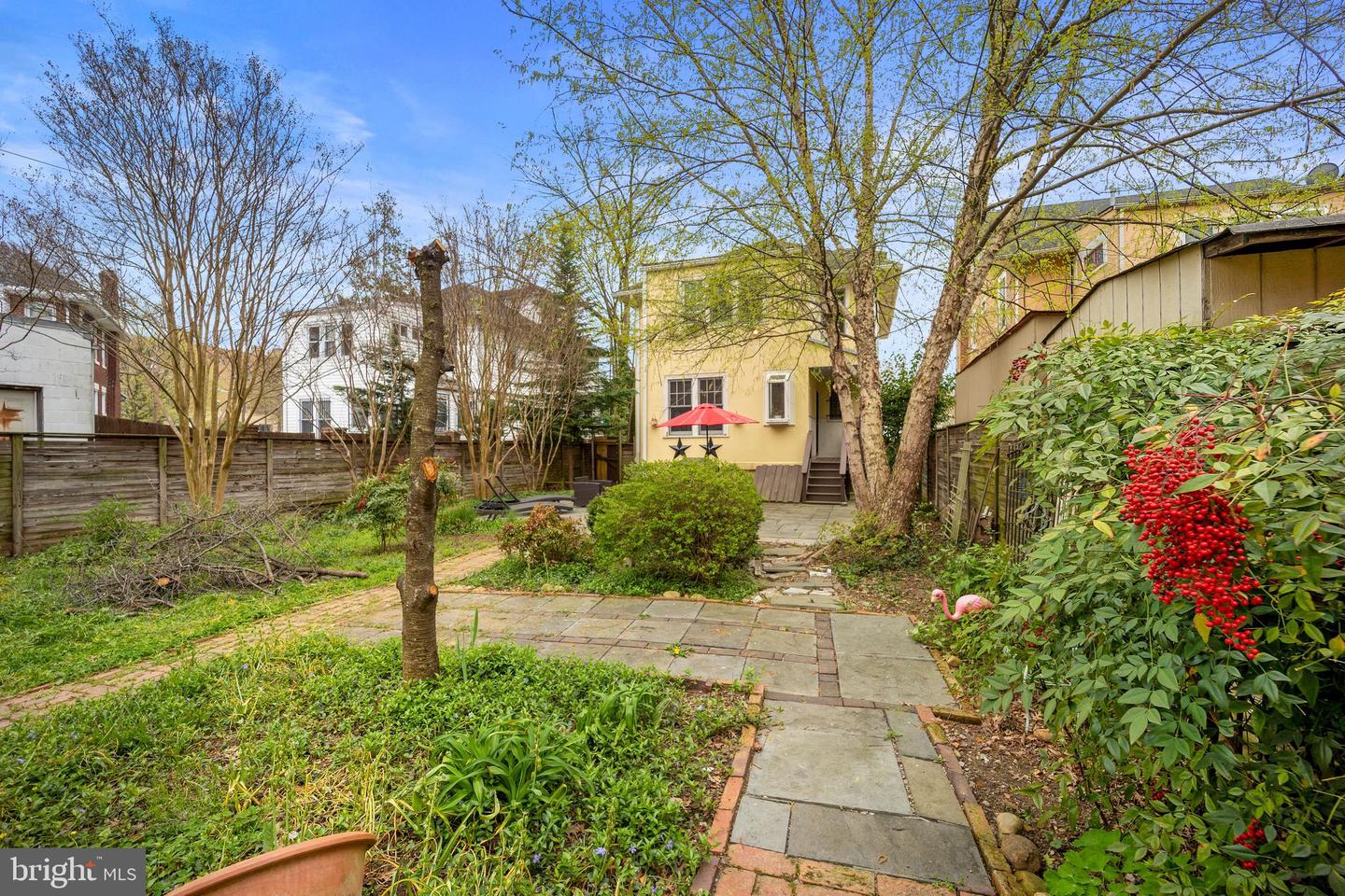 1207 Farragut STREET NW