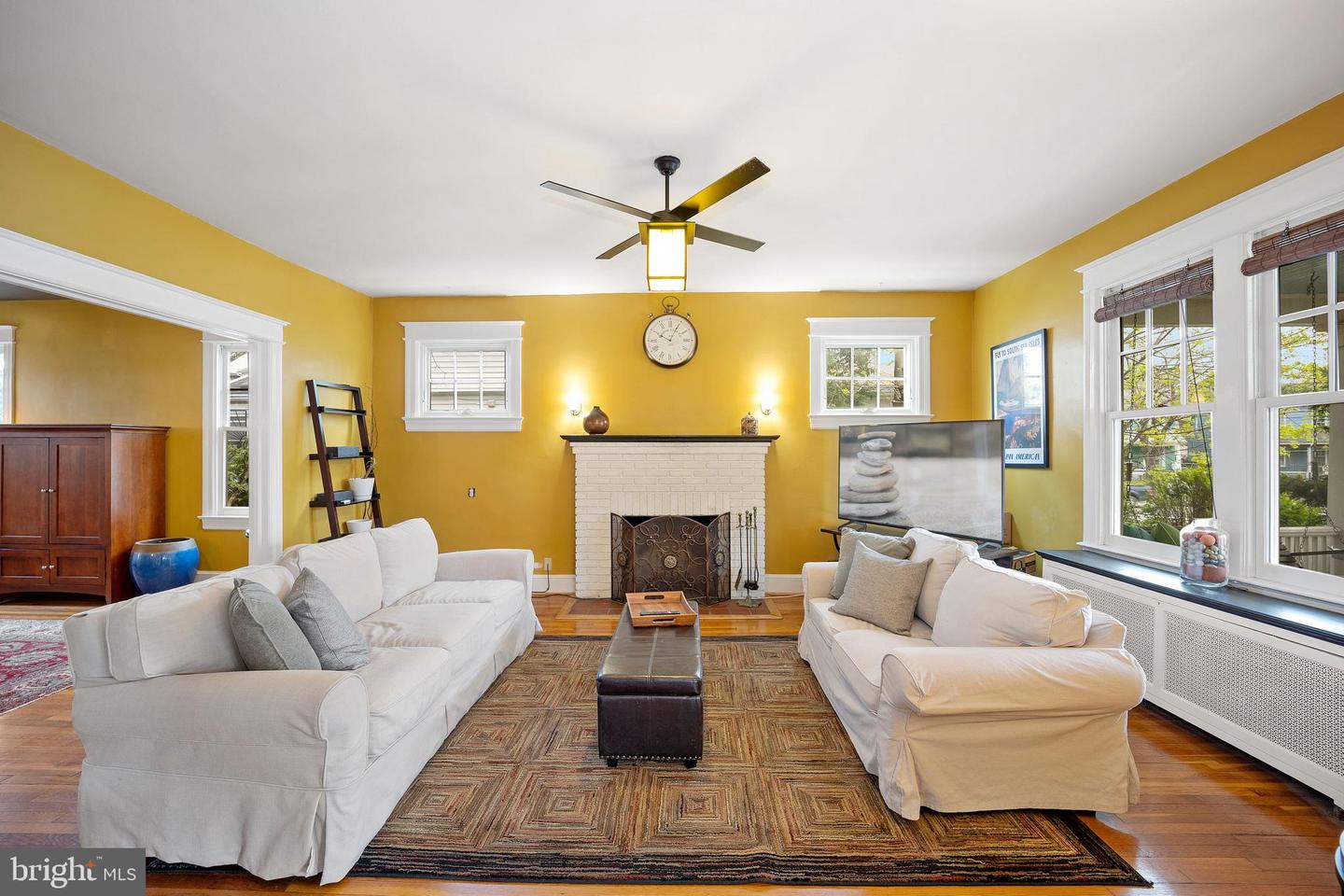1207 Farragut STREET NW