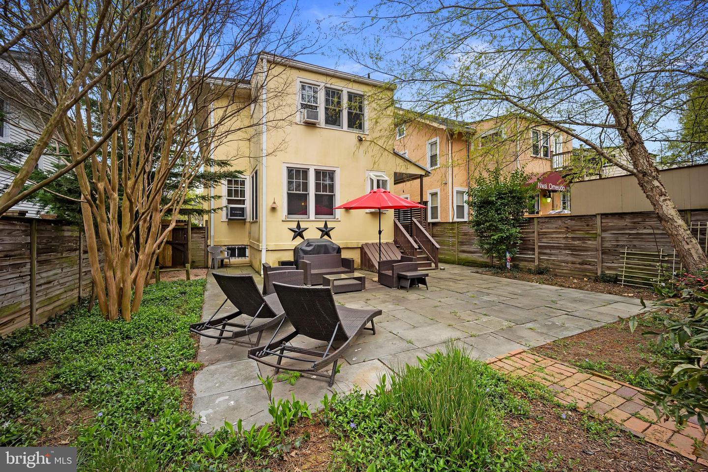 1207 Farragut STREET NW