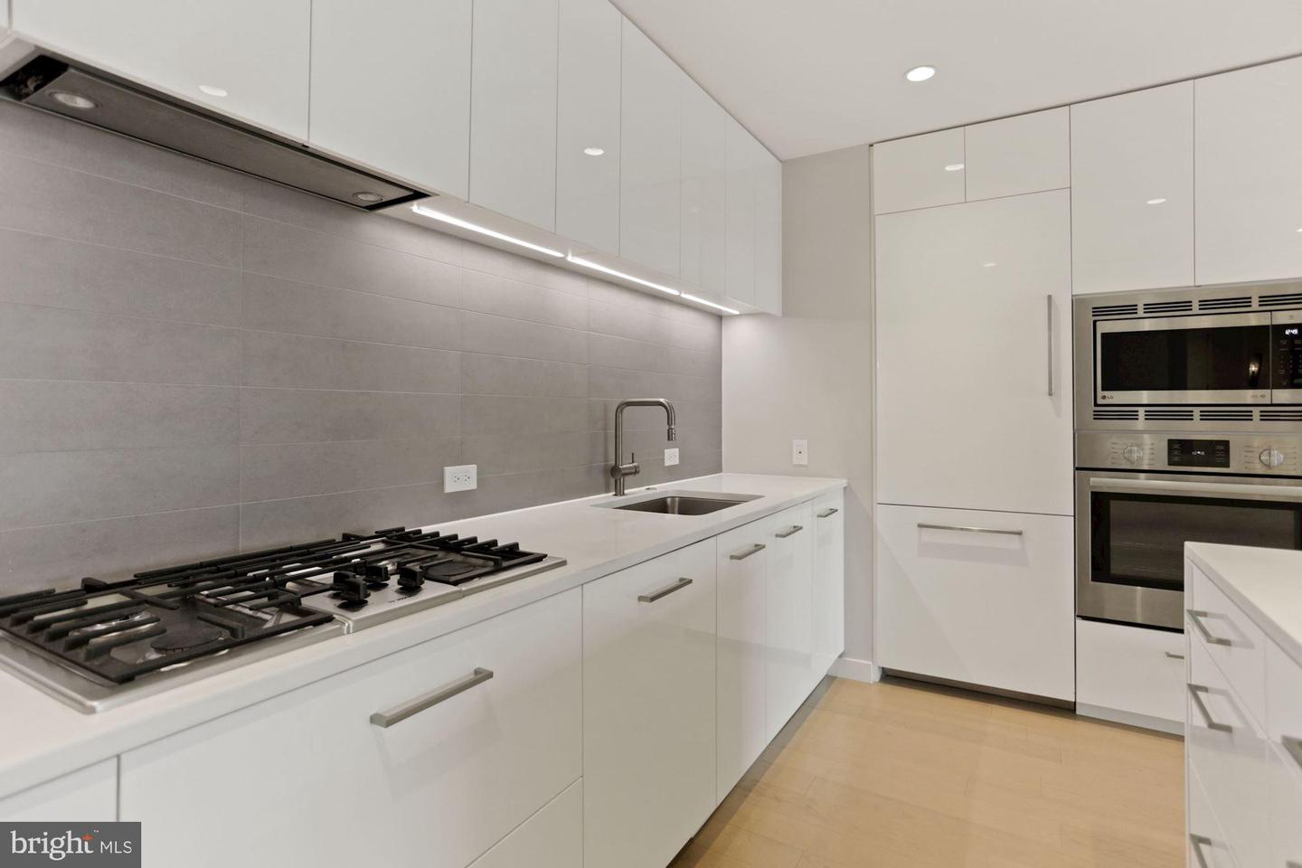 1111 24th STREET NW Unit: 85