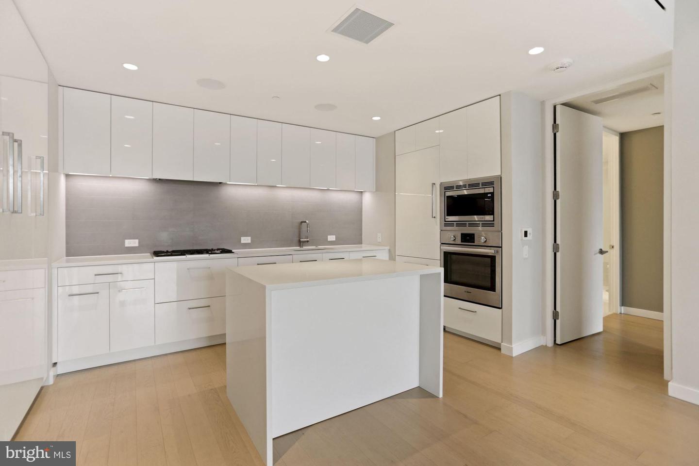 1111 24th STREET NW Unit: 85