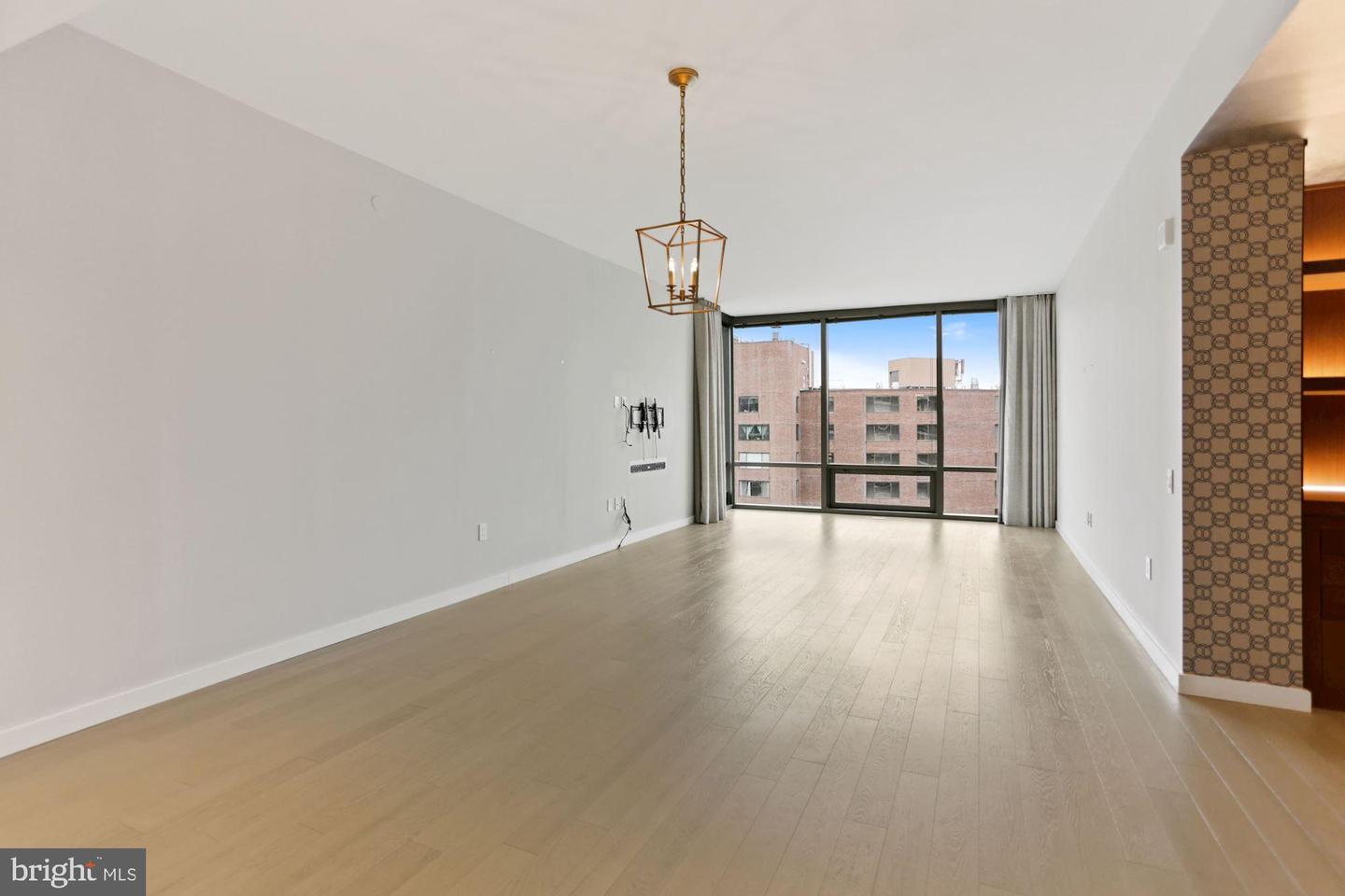 1111 24th STREET NW Unit: 85