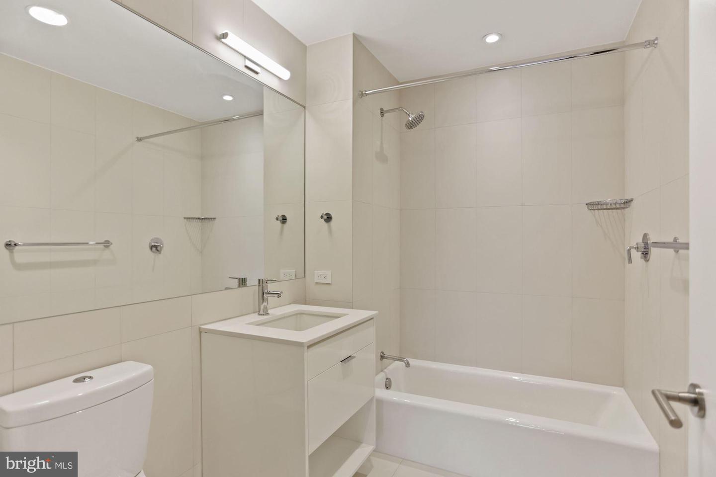 1111 24th STREET NW Unit: 85