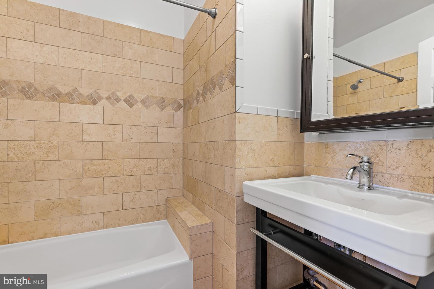 2212 11th STREET NW Unit: 2