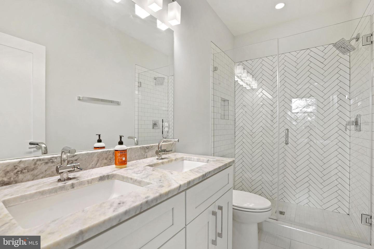 115 Quincy PLACE NE Unit: 2