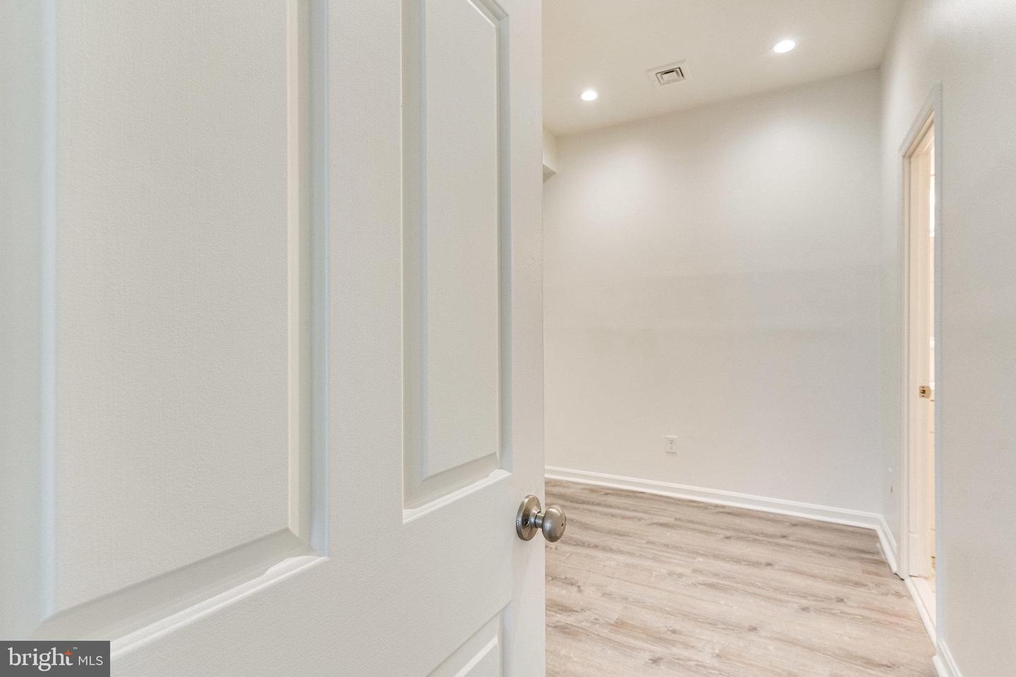 618 F STREET NE Unit: 1