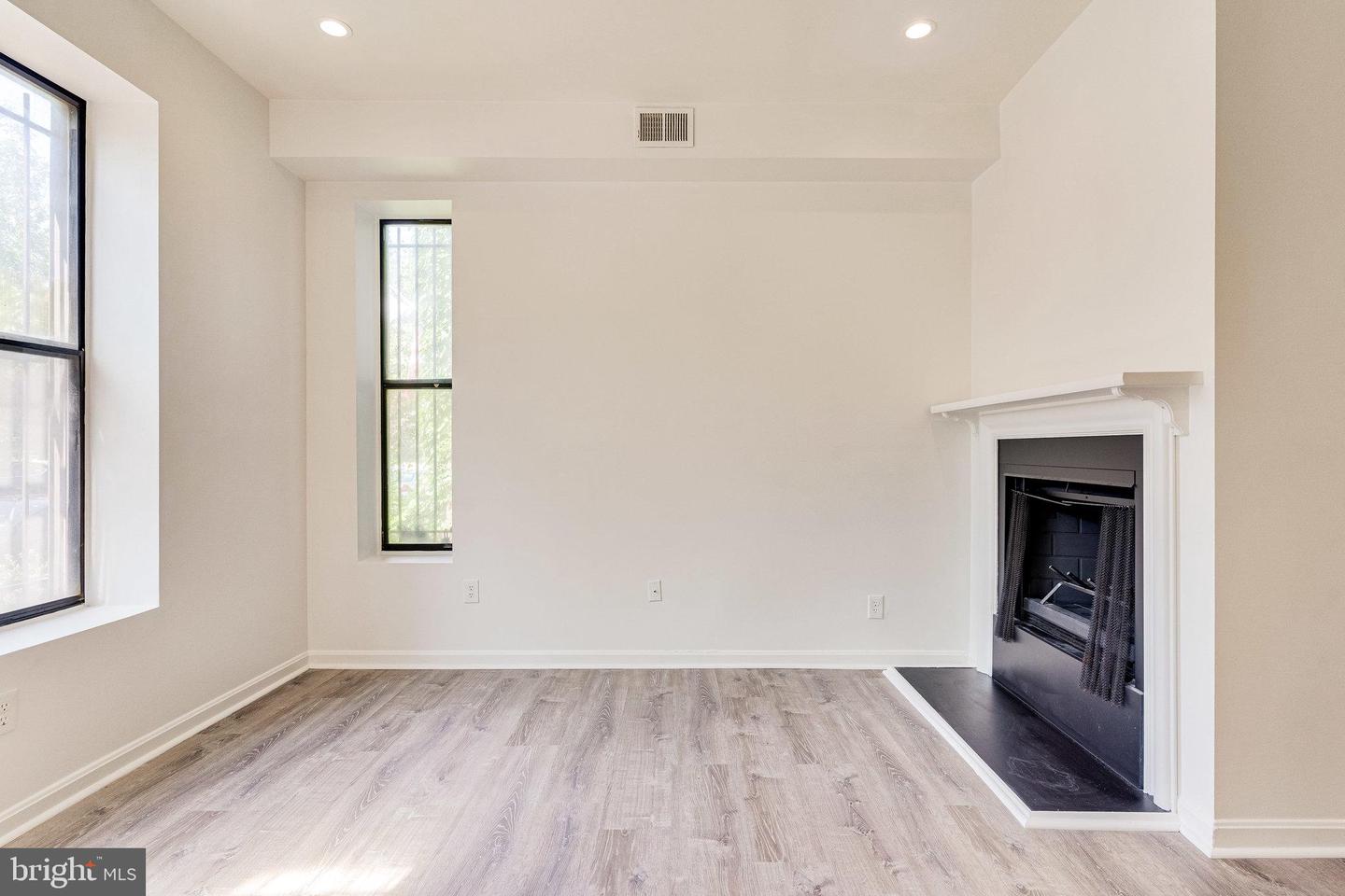 618 F STREET NE Unit: 1