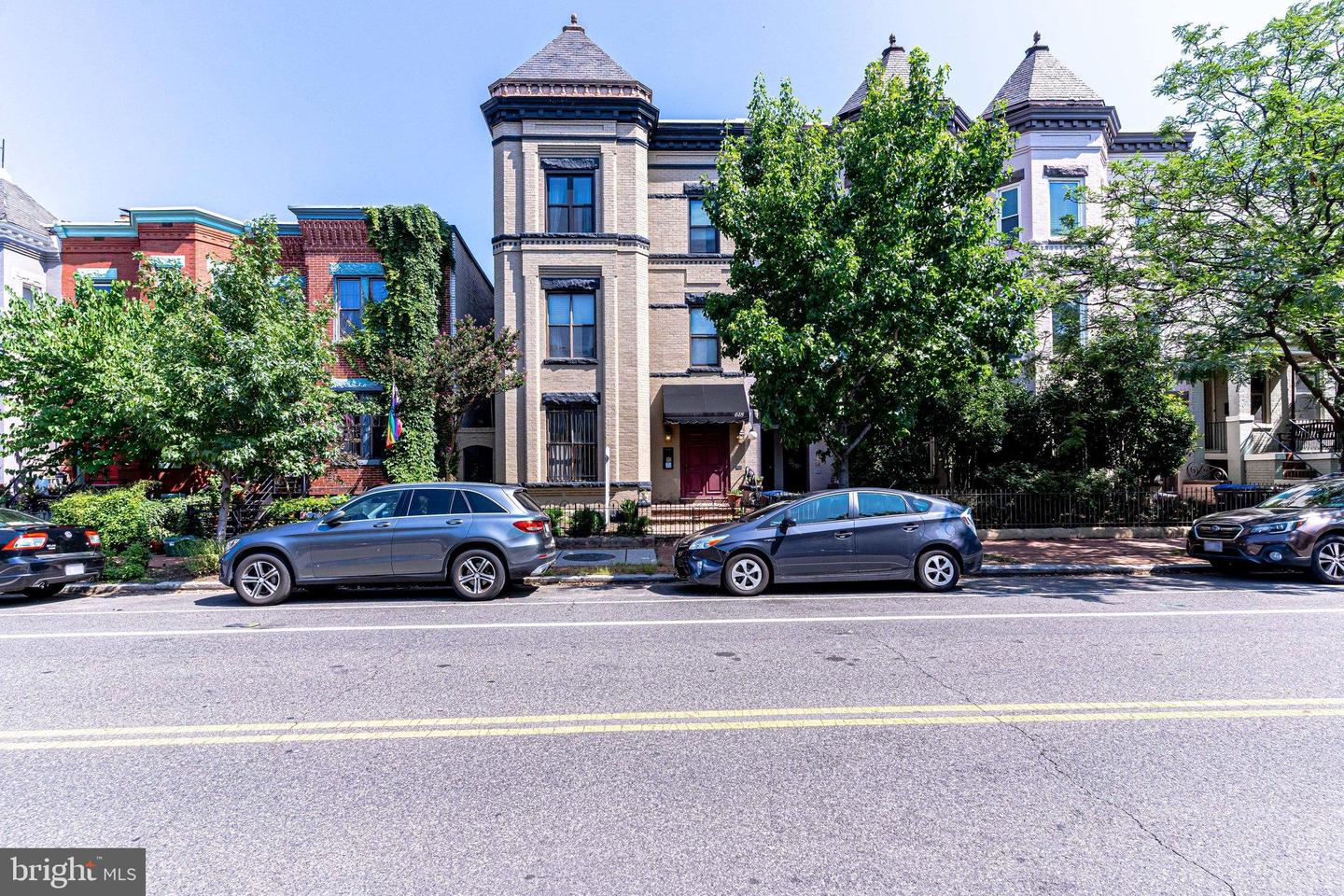 618 F STREET NE Unit: 1