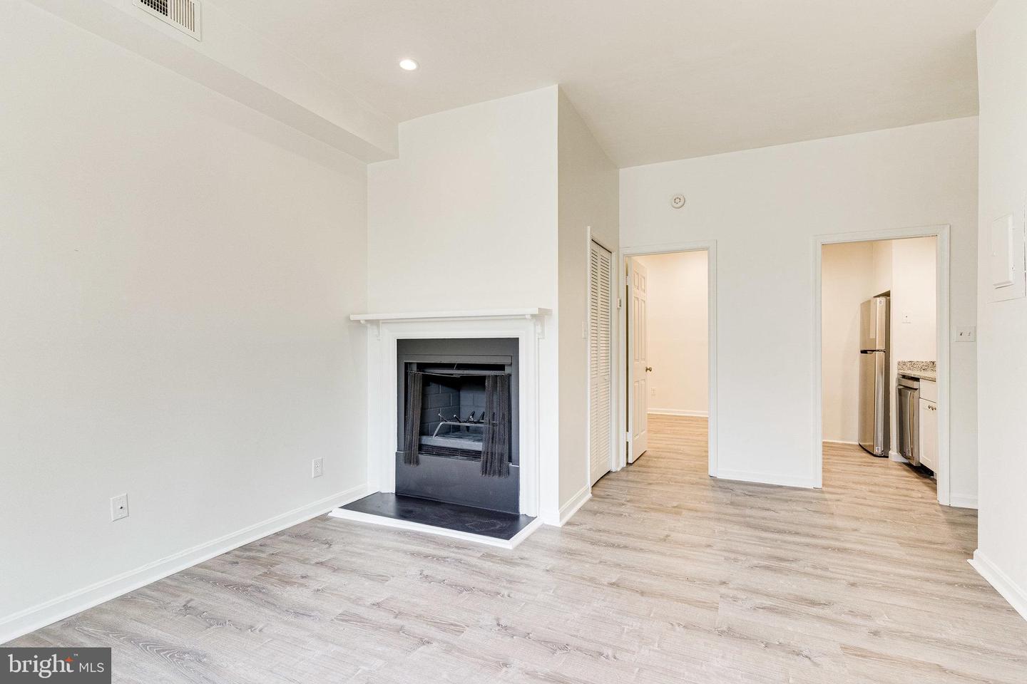 618 F STREET NE Unit: 1