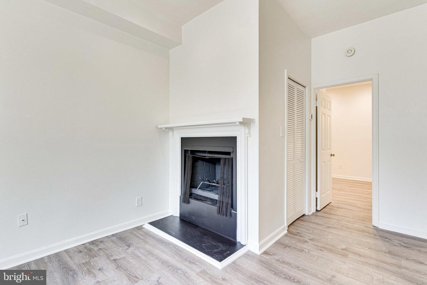 618 F STREET NE Unit: 1