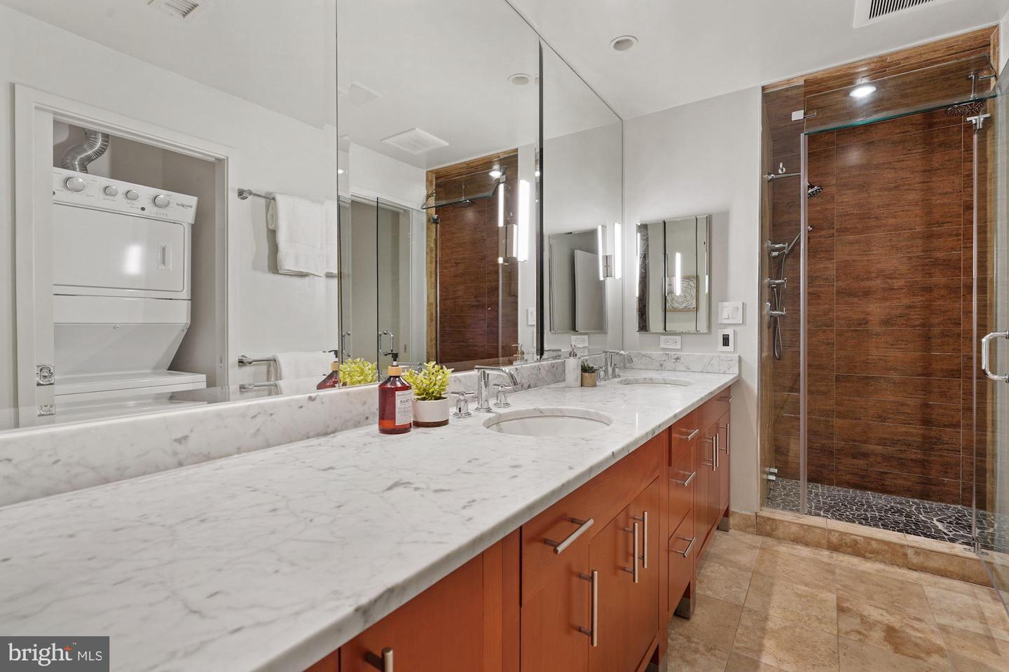 912 F STREET NW Unit: 208