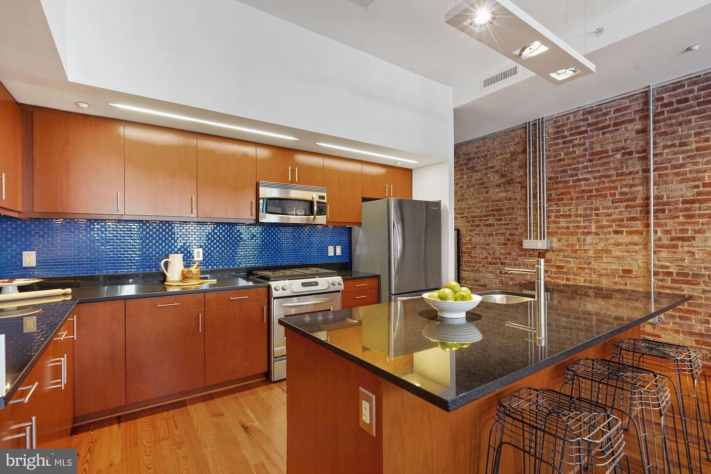 912 F STREET NW Unit: 208