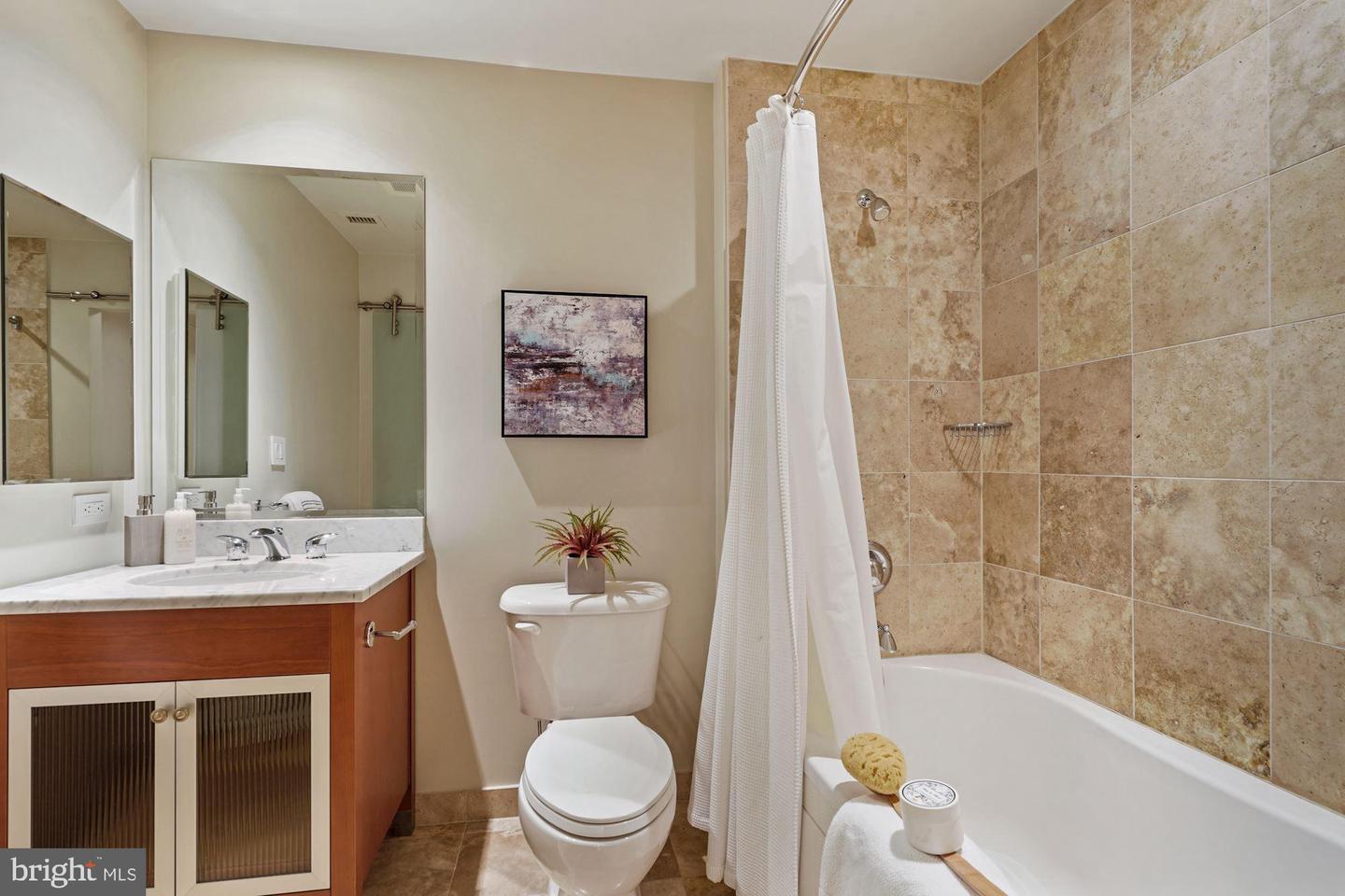 912 F STREET NW Unit: 208
