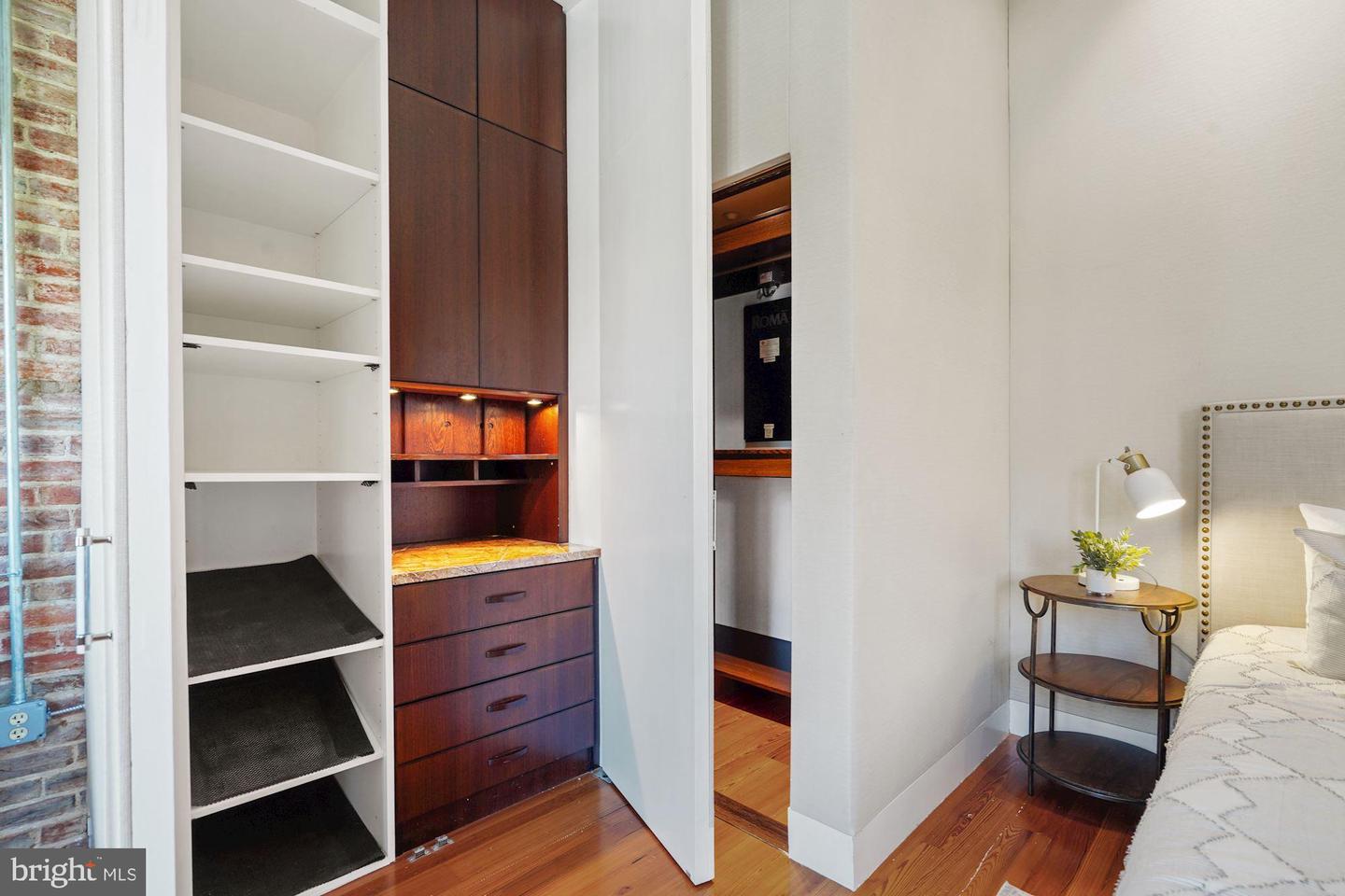912 F STREET NW Unit: 208