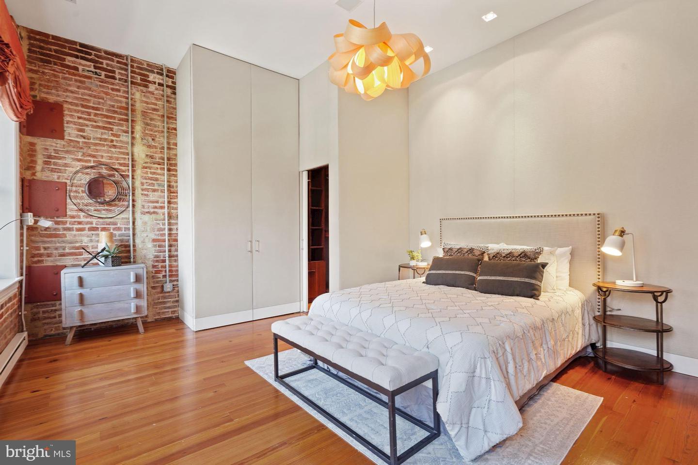 912 F STREET NW Unit: 208
