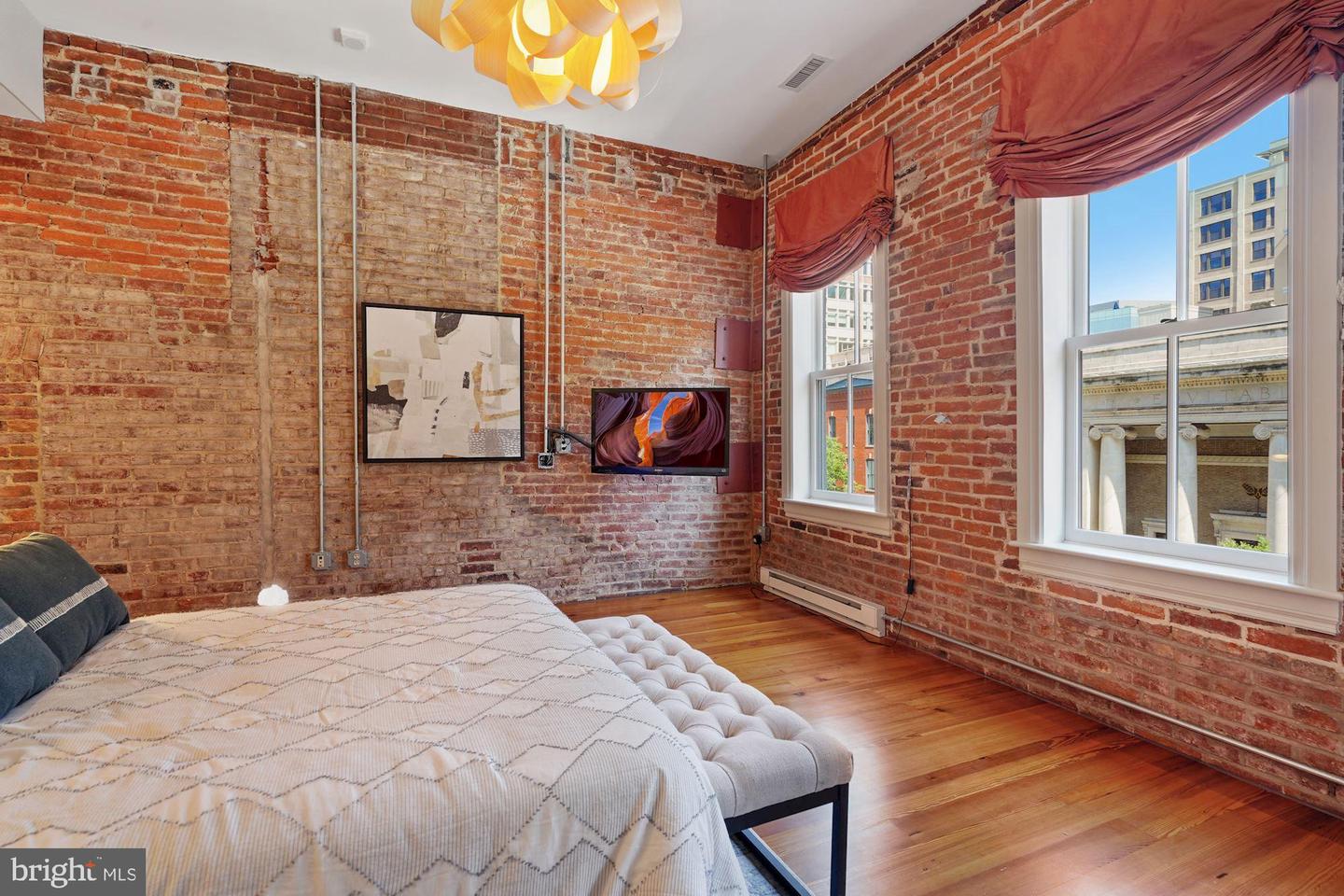 912 F STREET NW Unit: 208