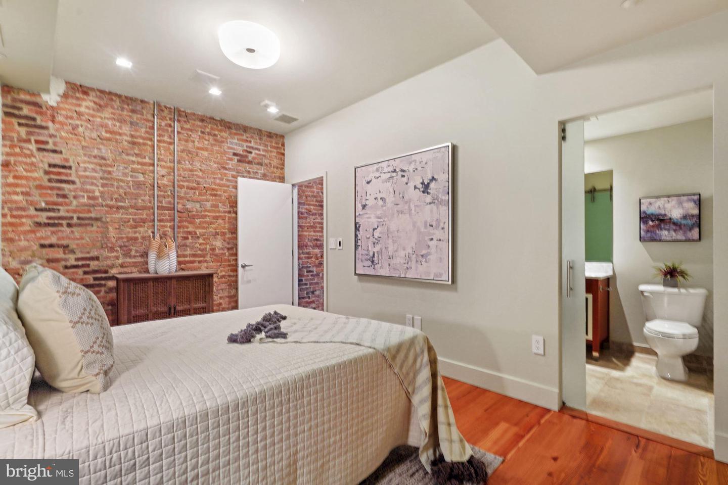 912 F STREET NW Unit: 208
