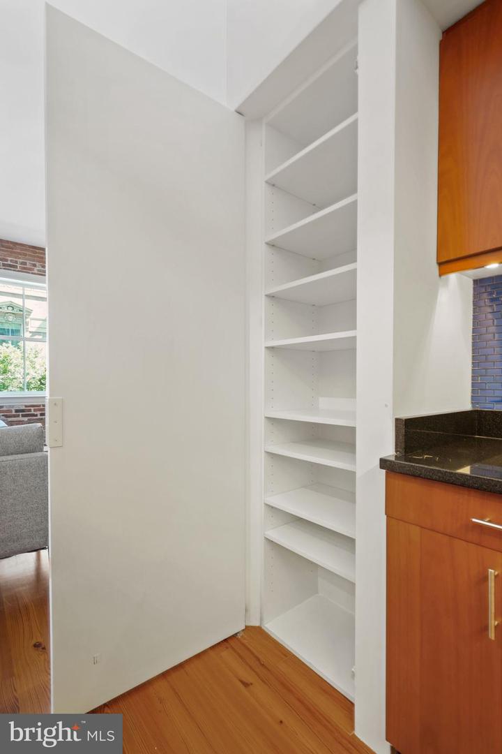 912 F STREET NW Unit: 208
