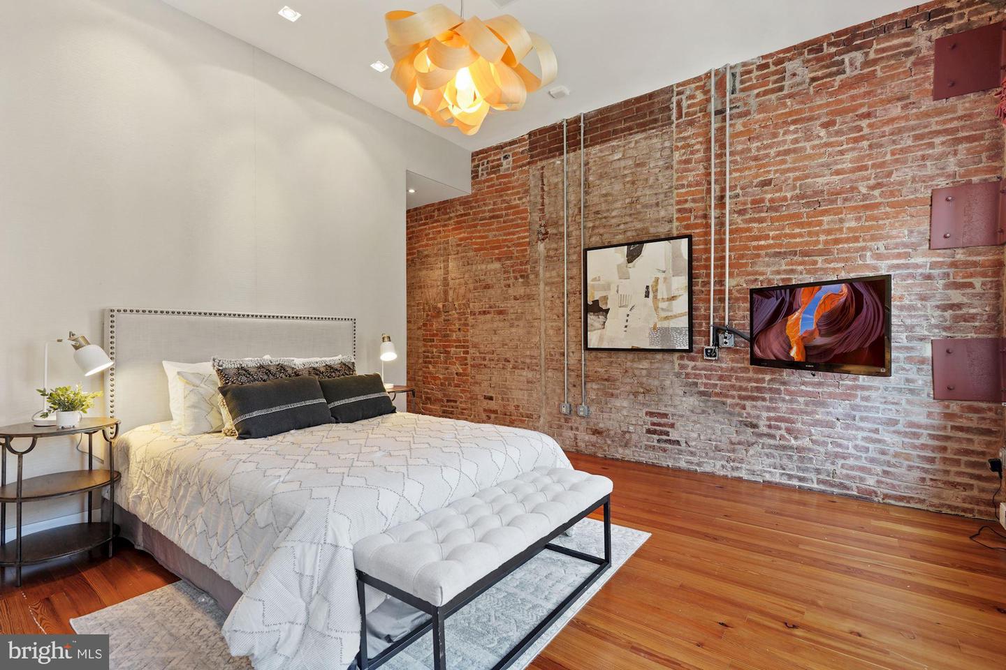 912 F STREET NW Unit: 208