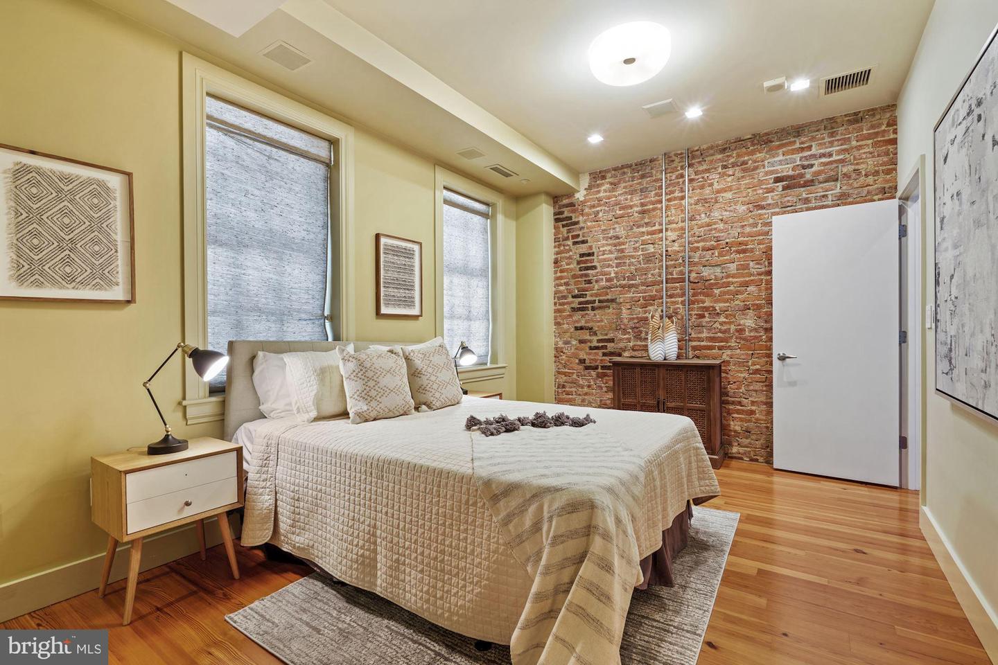 912 F STREET NW Unit: 208