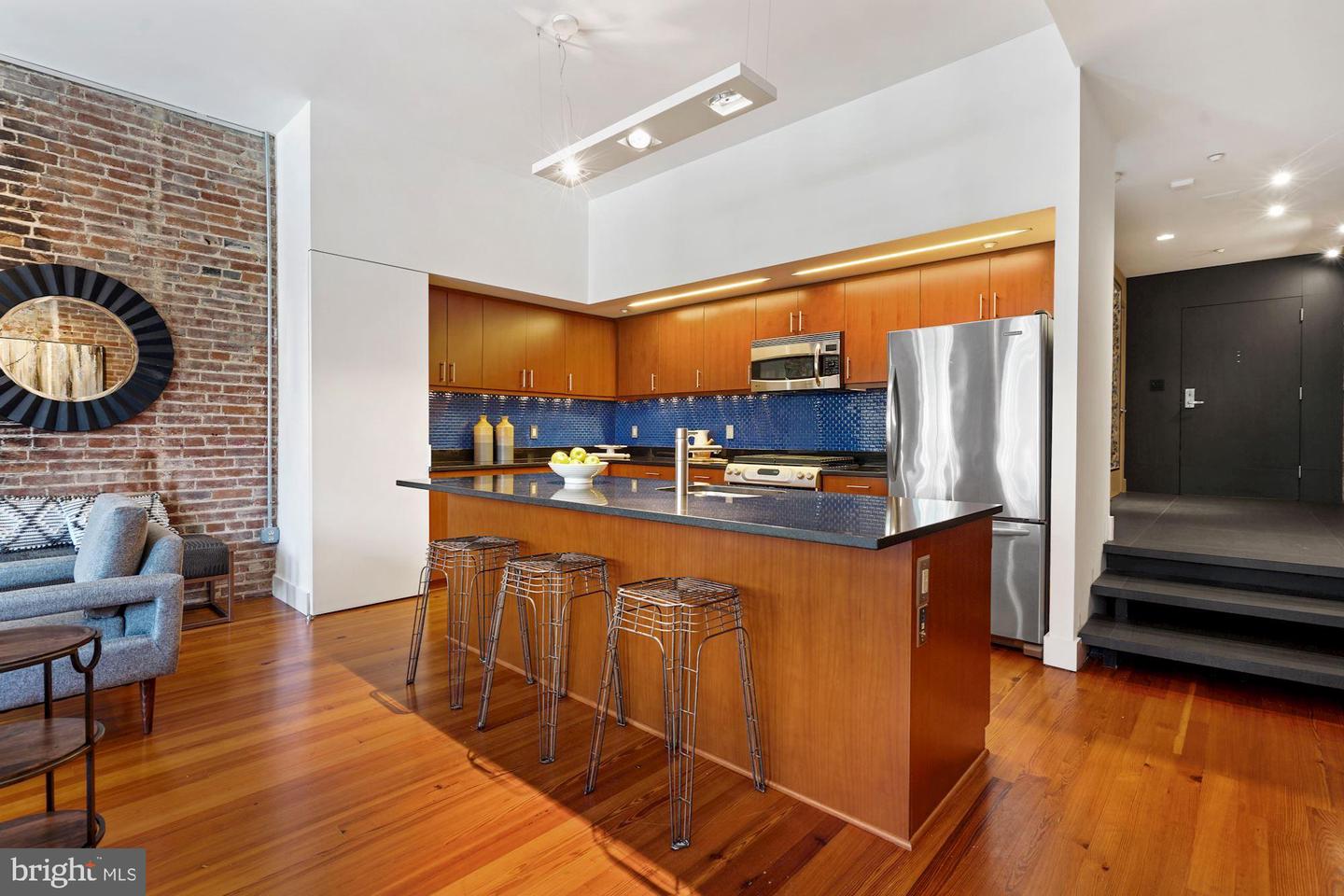912 F STREET NW Unit: 208