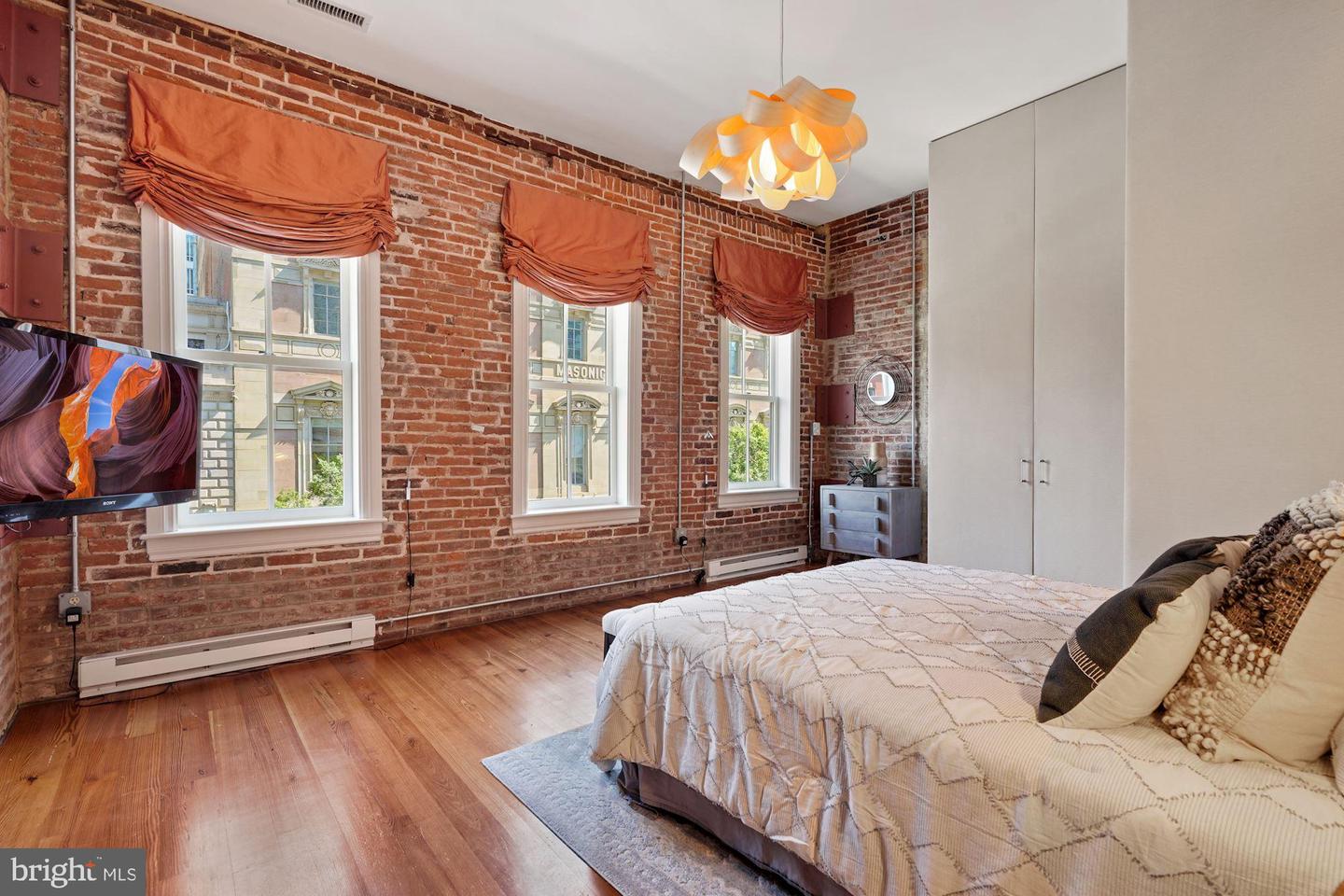 912 F STREET NW Unit: 208