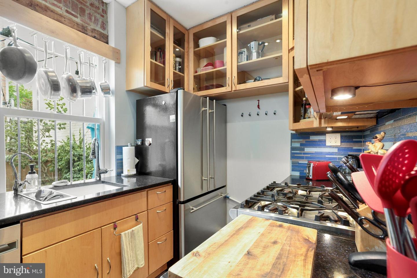 404 8th STREET NE
