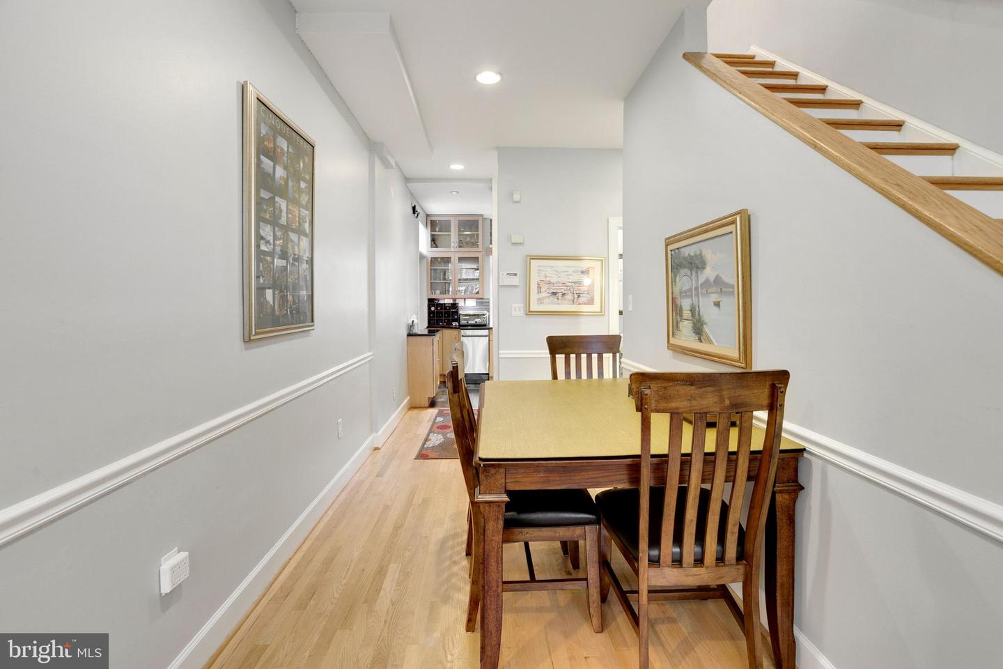 404 8th STREET NE