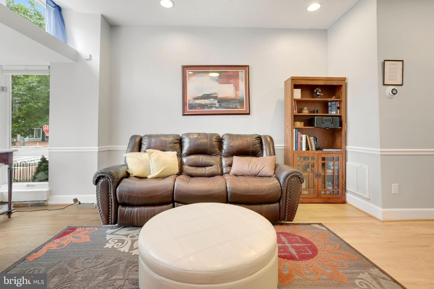 404 8th STREET NE
