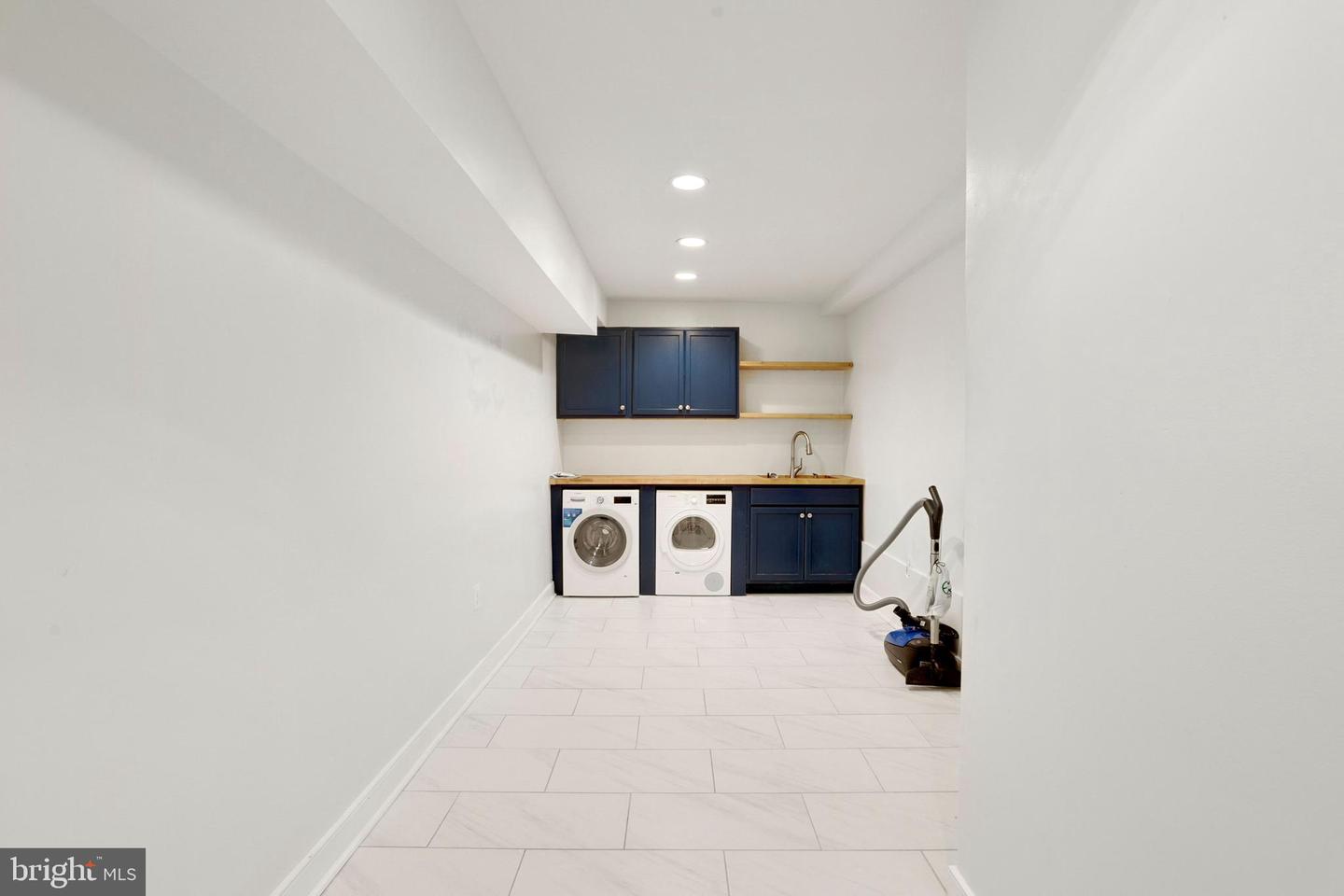 404 8th STREET NE